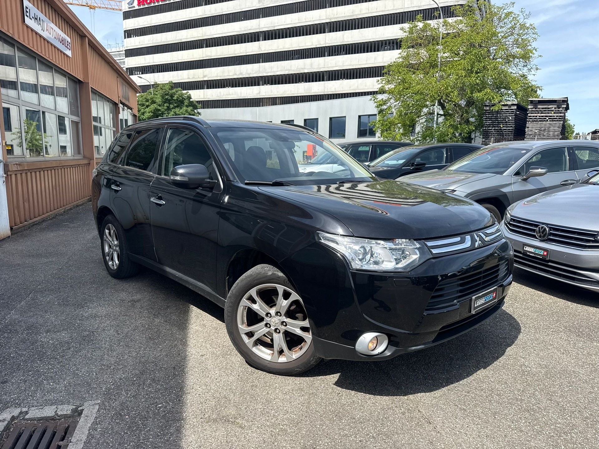 MITSUBISHI Outlander 2.2 DID Intense Safety 4WD Automatic-image-1
