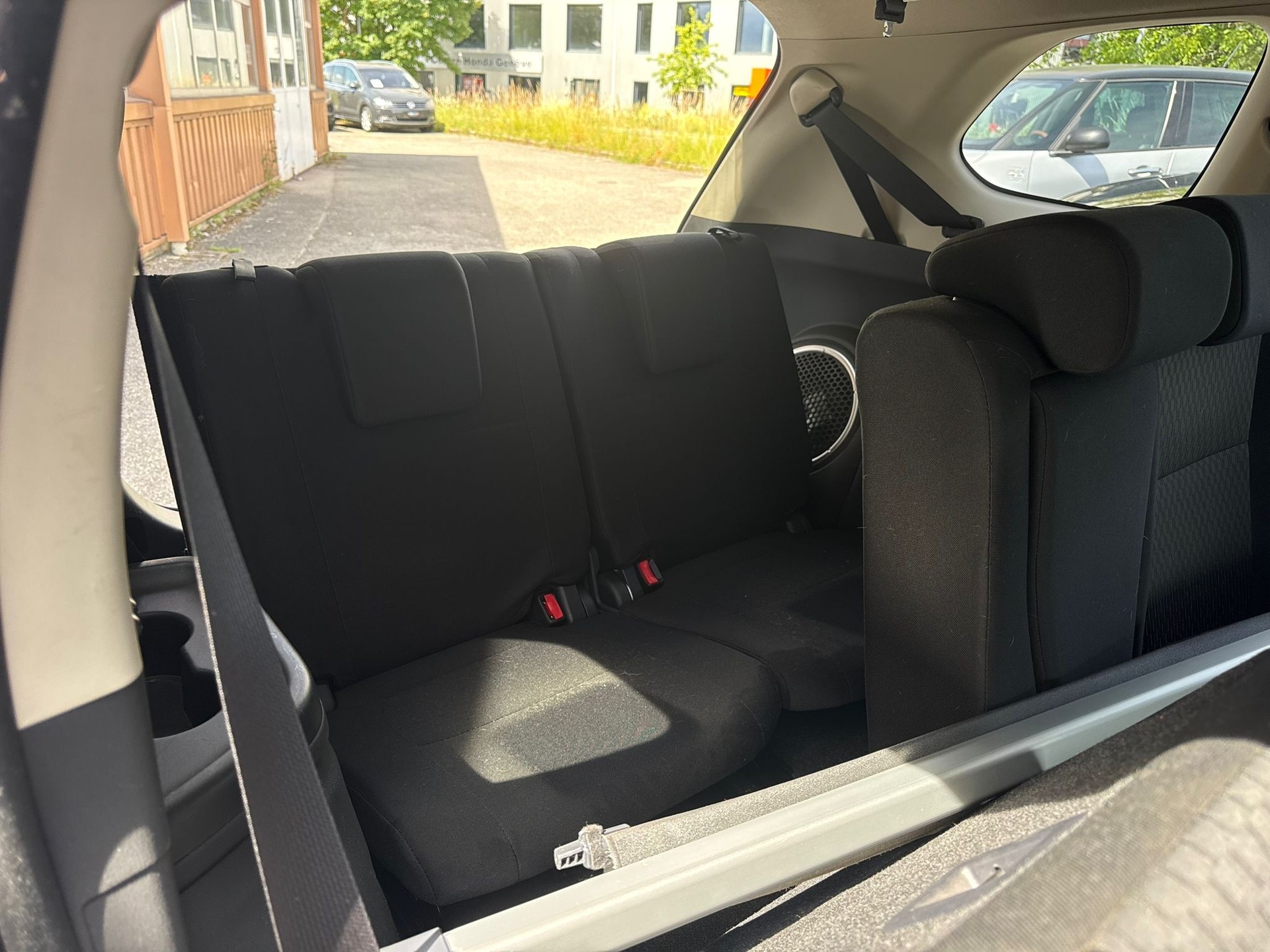 MITSUBISHI Outlander 2.2 DID Intense Safety 4WD Automatic-image-11