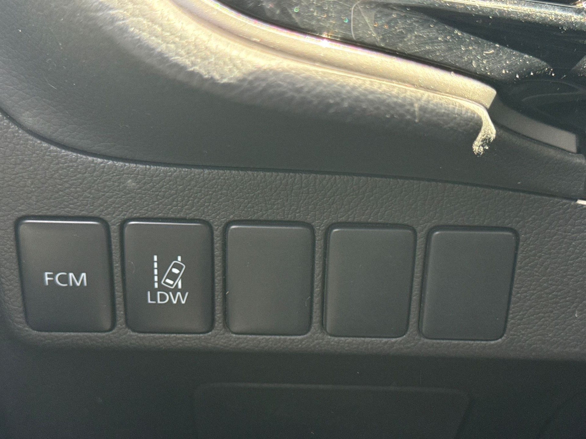 MITSUBISHI Outlander 2.2 DID Intense Safety 4WD Automatic-image-6