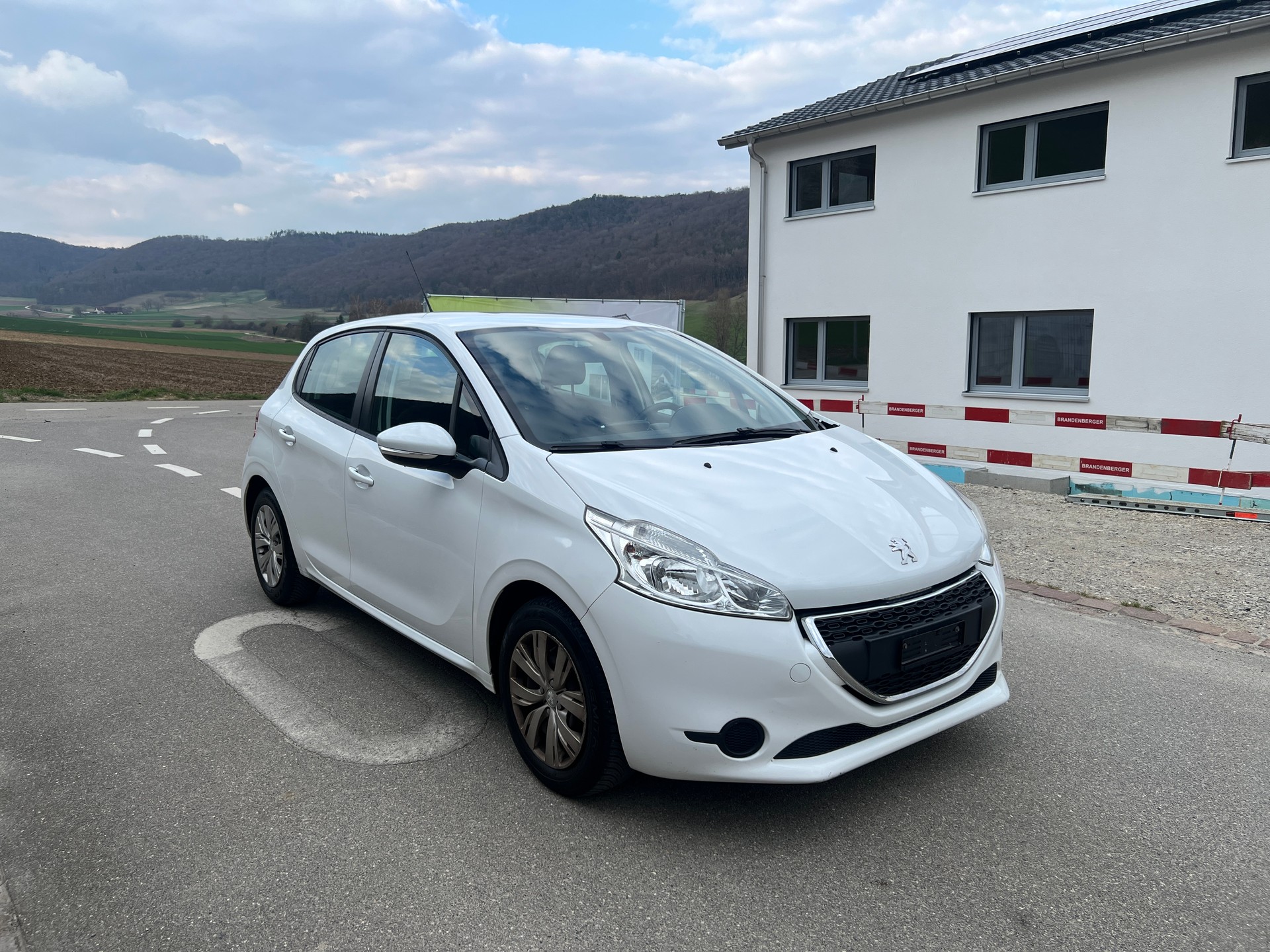 PEUGEOT 208 1.2 VTI Active * Motor hat 118.000 km *-image-3