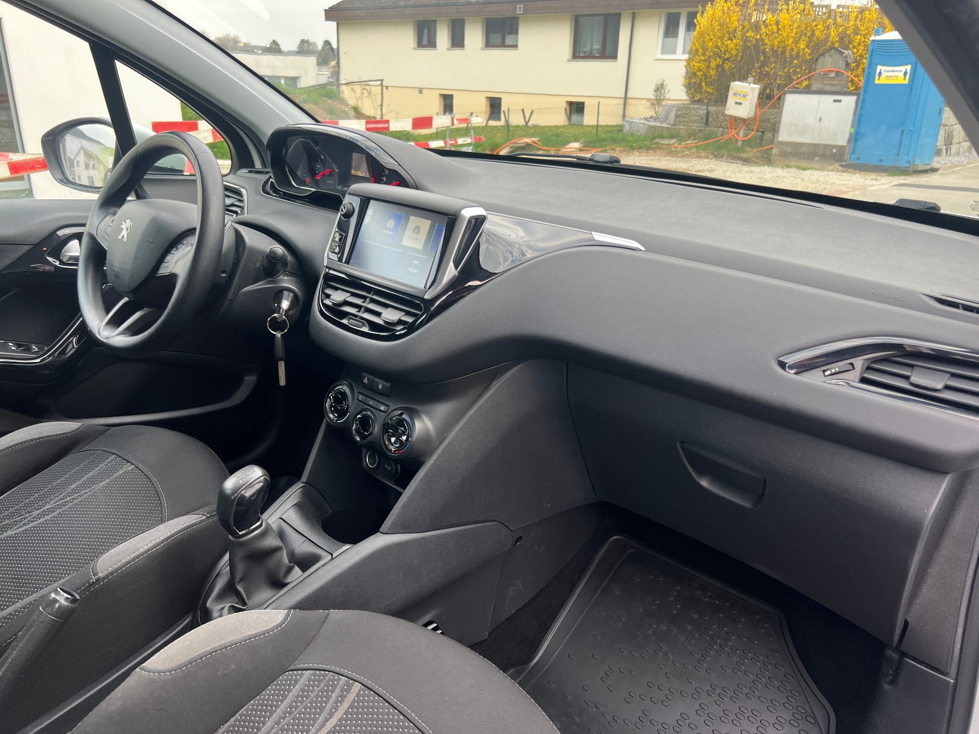 PEUGEOT 208 1.2 VTI Active * Motor hat 118.000 km *-image-13