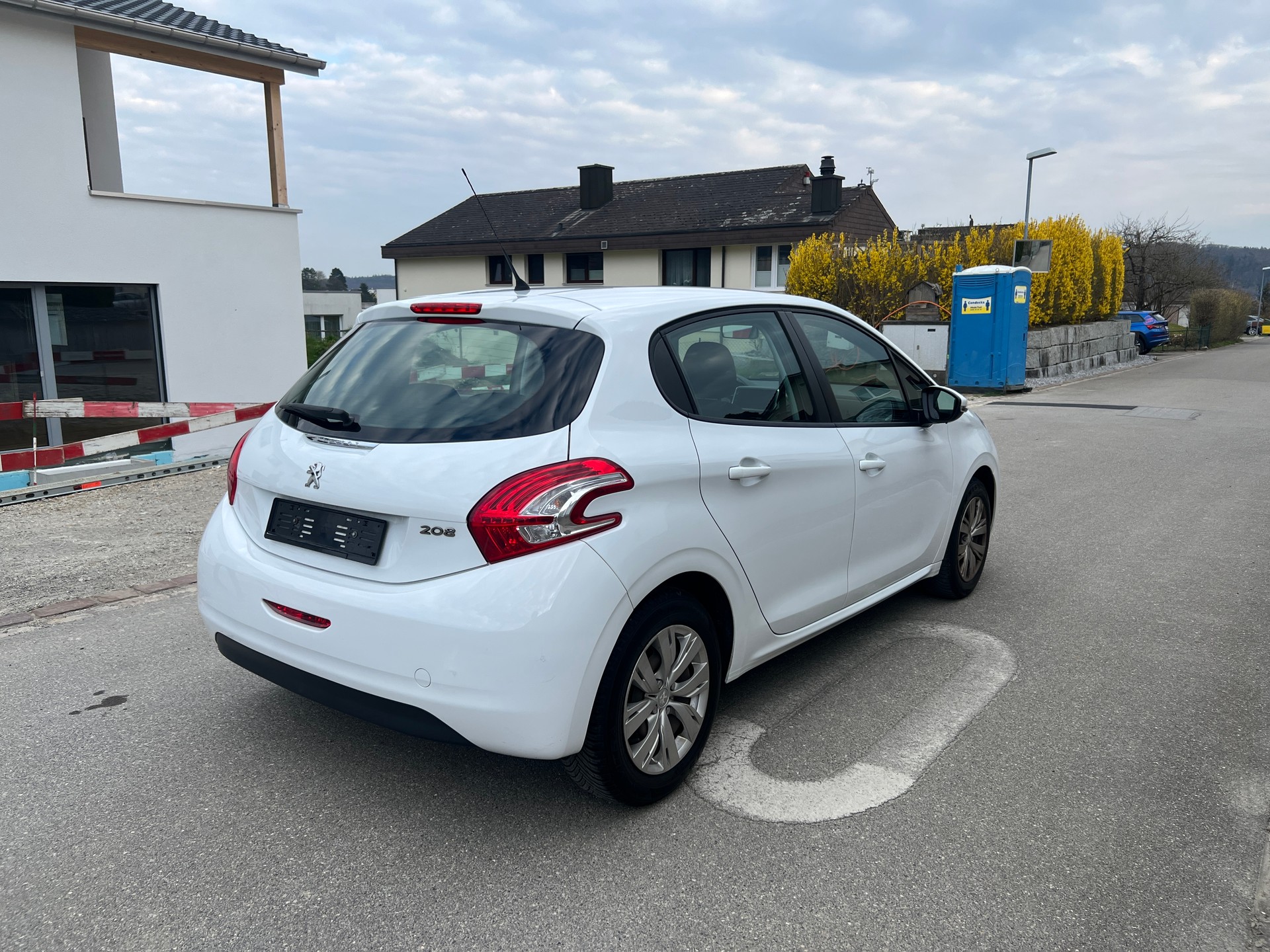 PEUGEOT 208 1.2 VTI Active * Motor hat 118.000 km *-image-4