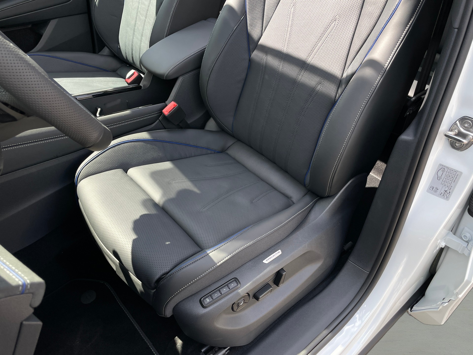 VW Tayron 2.0 TDI UNITED R-Line DSG 4motion-image-8