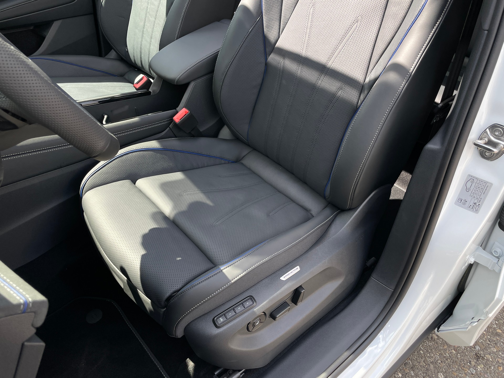 VW Tayron 2.0 TDI UNITED R-Line DSG 4motion-image-8