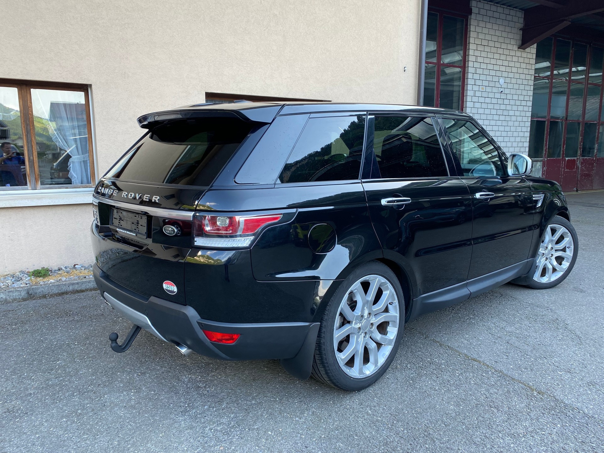 LAND ROVER Range Rover Sport 3.0 SDV6 HSE Dynamic 007 Edition Automatic-image-2