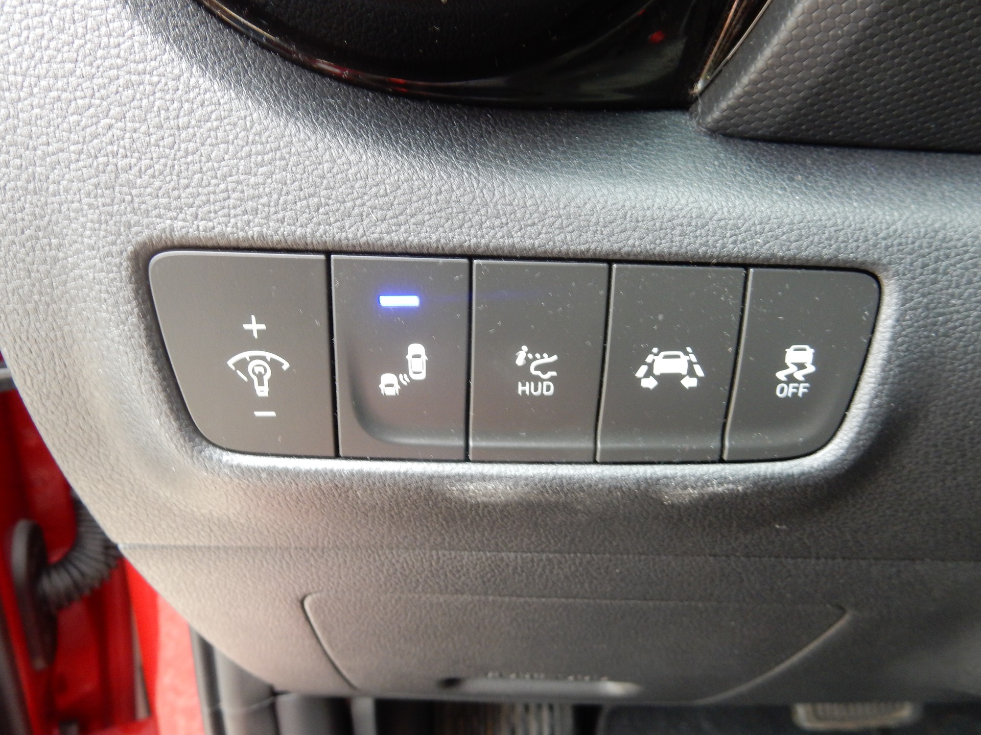 HYUNDAI Kona 1.6 T-GDi Launch Plus 4WD DCT-image-16