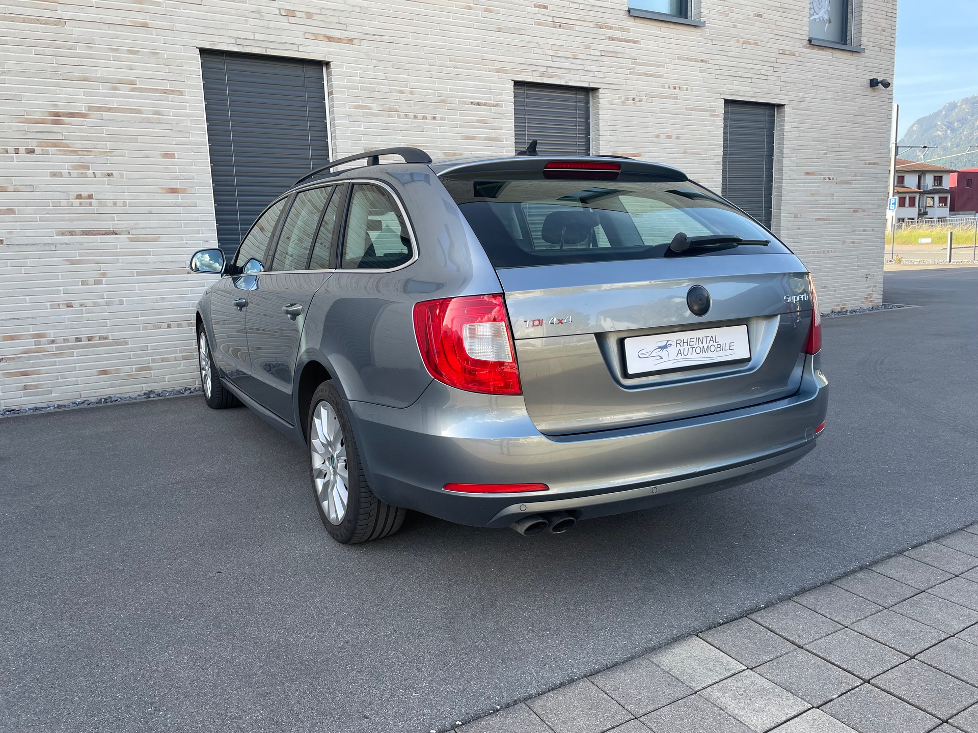 SKODA Superb 2.0tdi 4x4 170ps-image-10