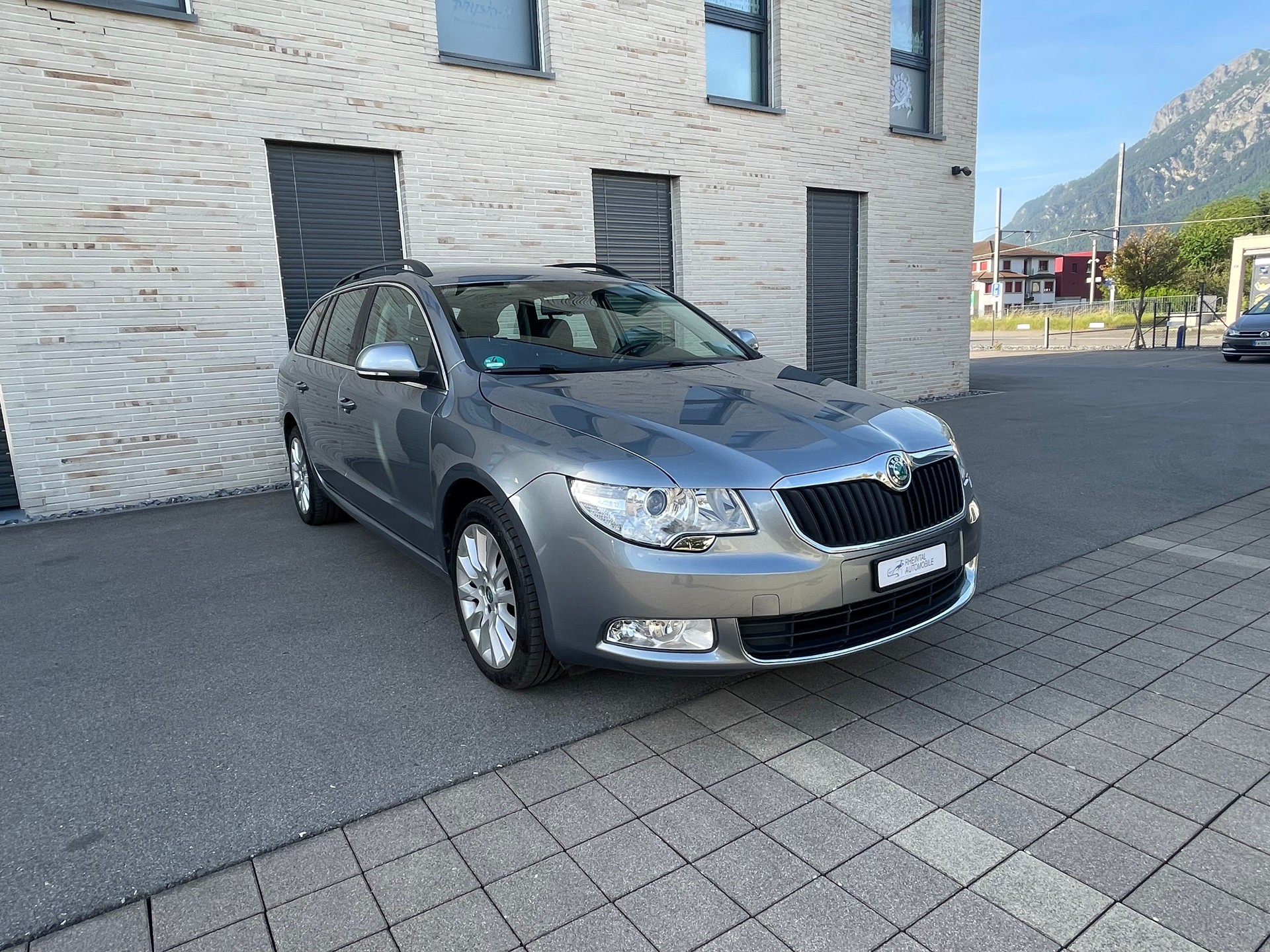 SKODA Superb 2.0tdi 4x4 170ps-image-4