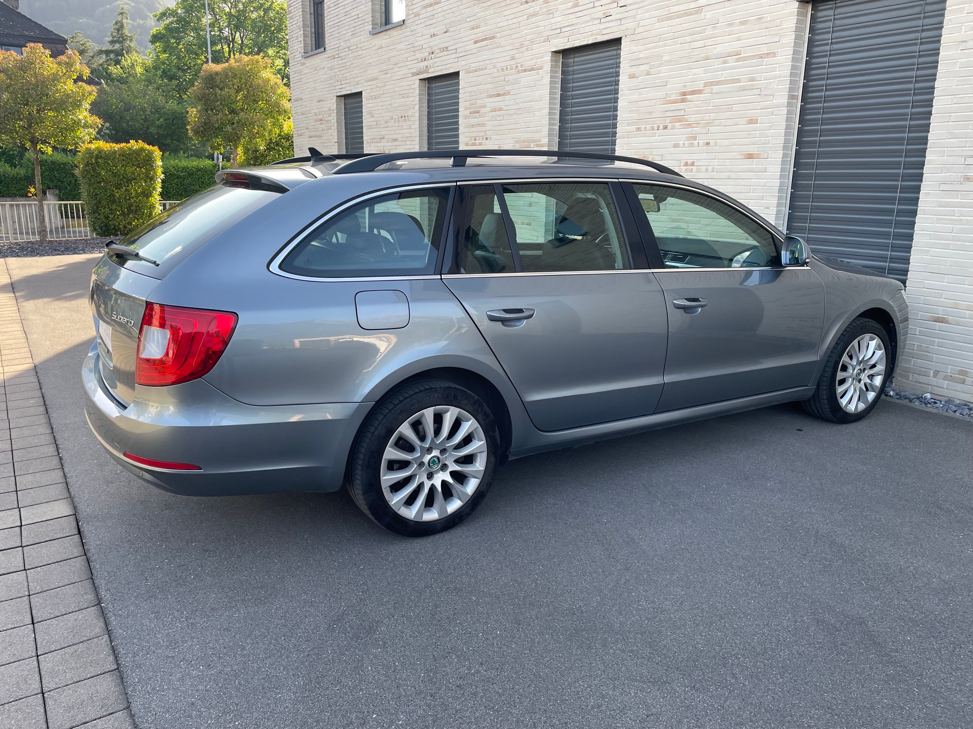 SKODA Superb 2.0tdi 4x4 170ps-image-8