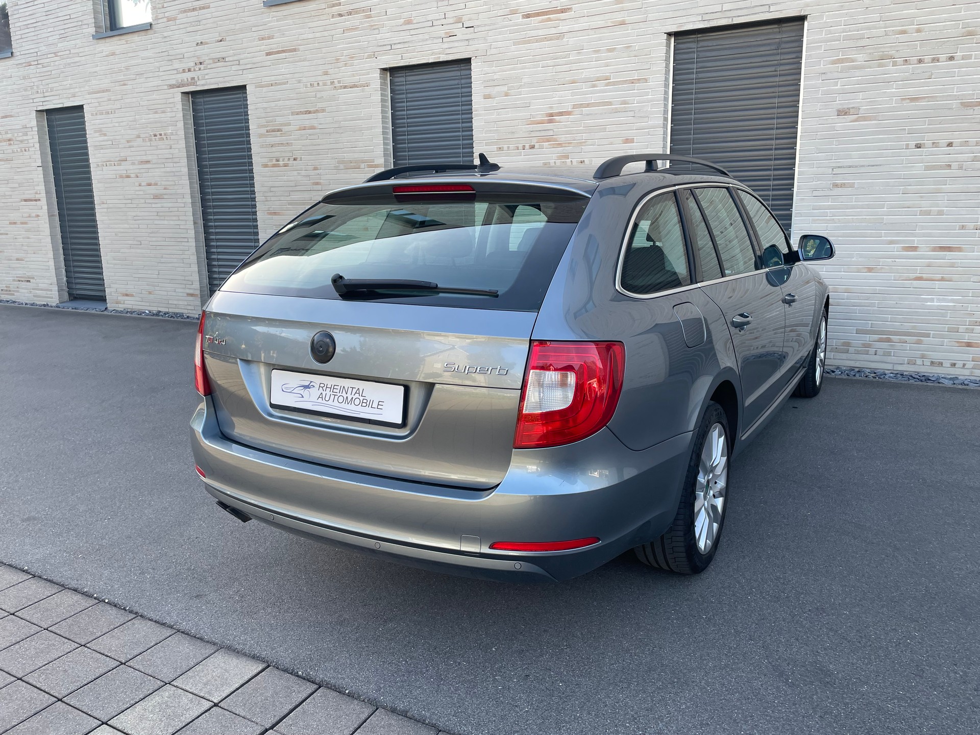 SKODA Superb 2.0tdi 4x4 170ps-image-7