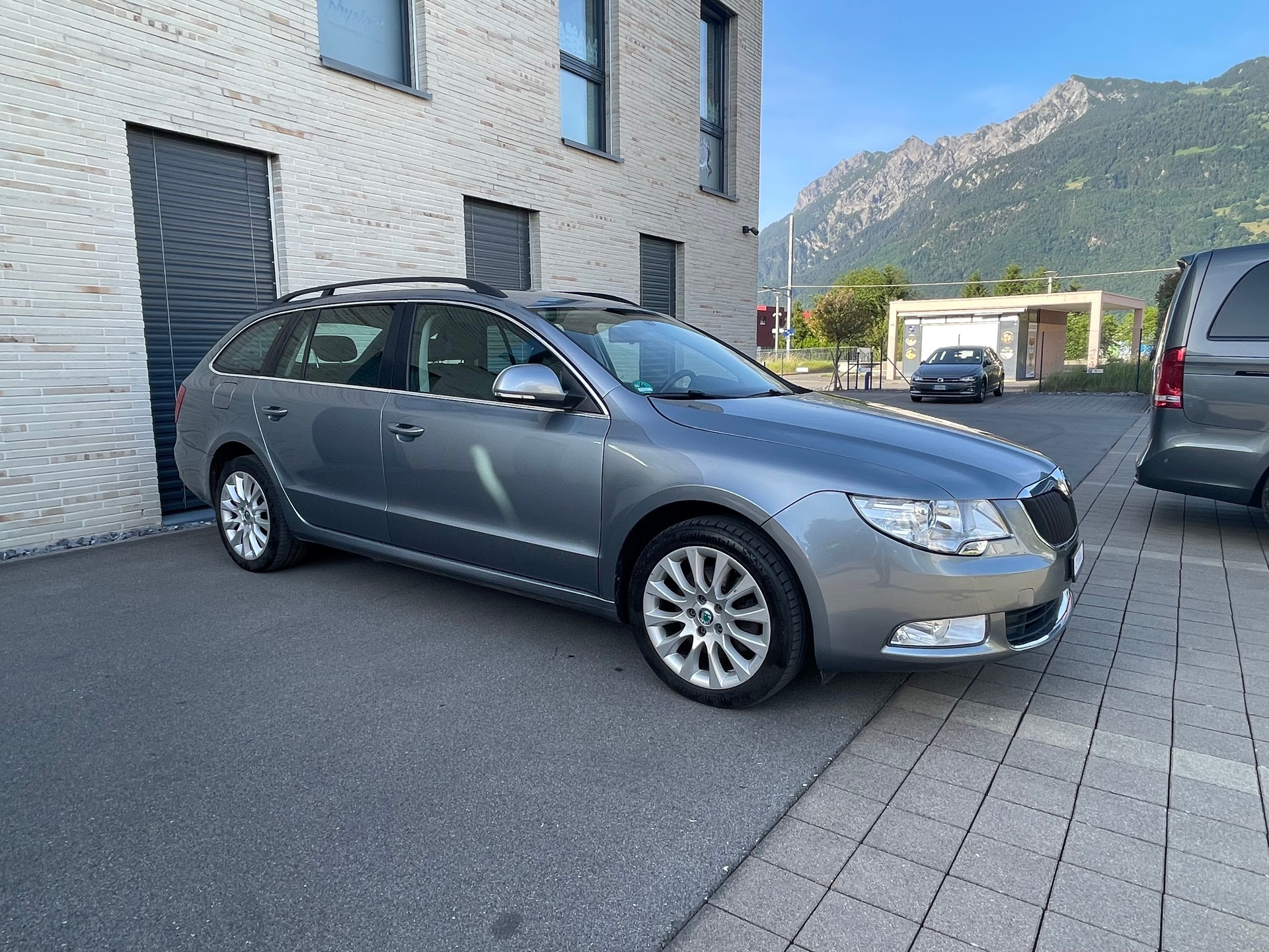 SKODA Superb 2.0tdi 4x4 170ps-image-6