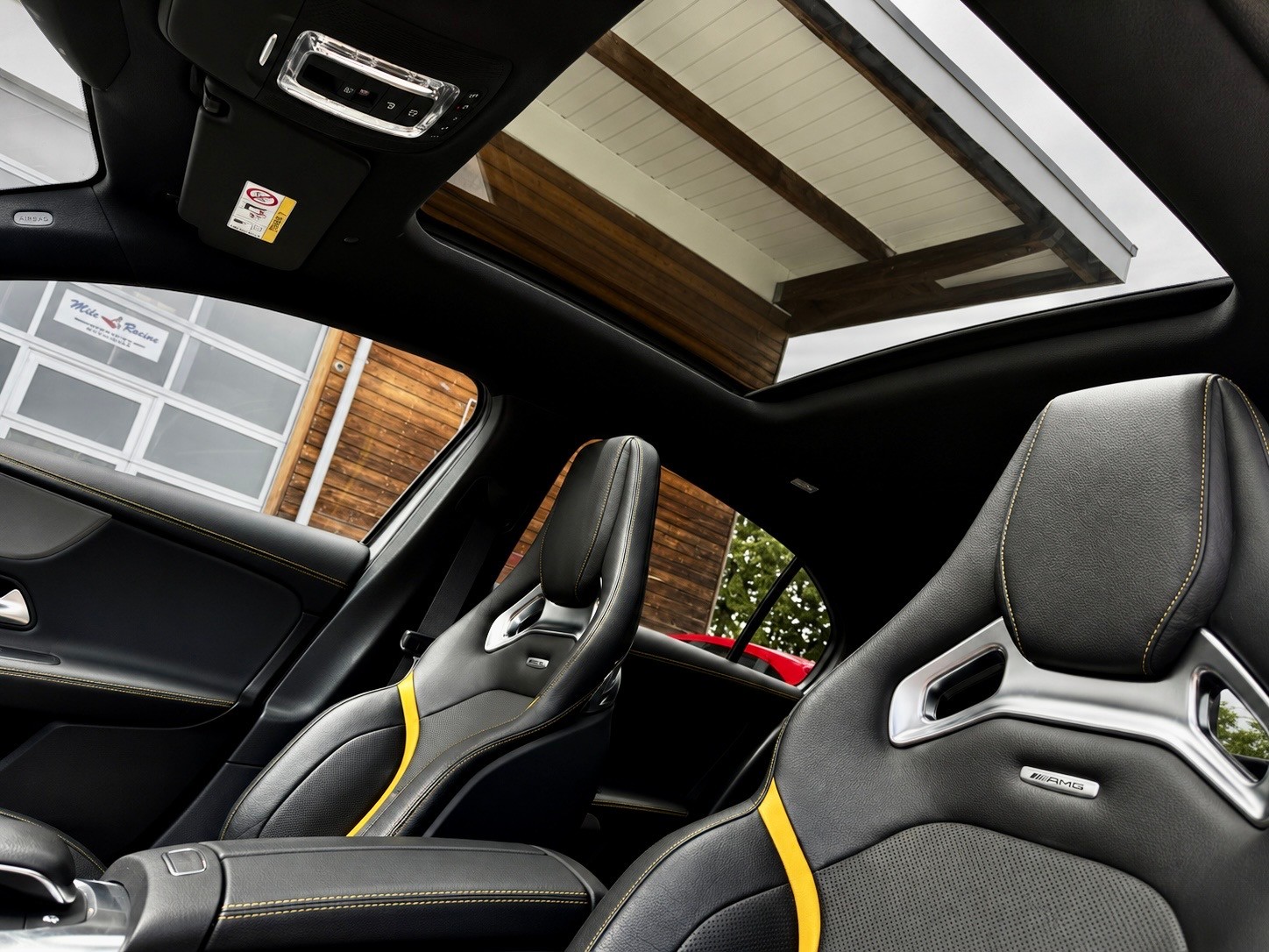 MERCEDES-BENZ A 45 S AMG 4Matic+ Edition 1 Speedshift-image-9