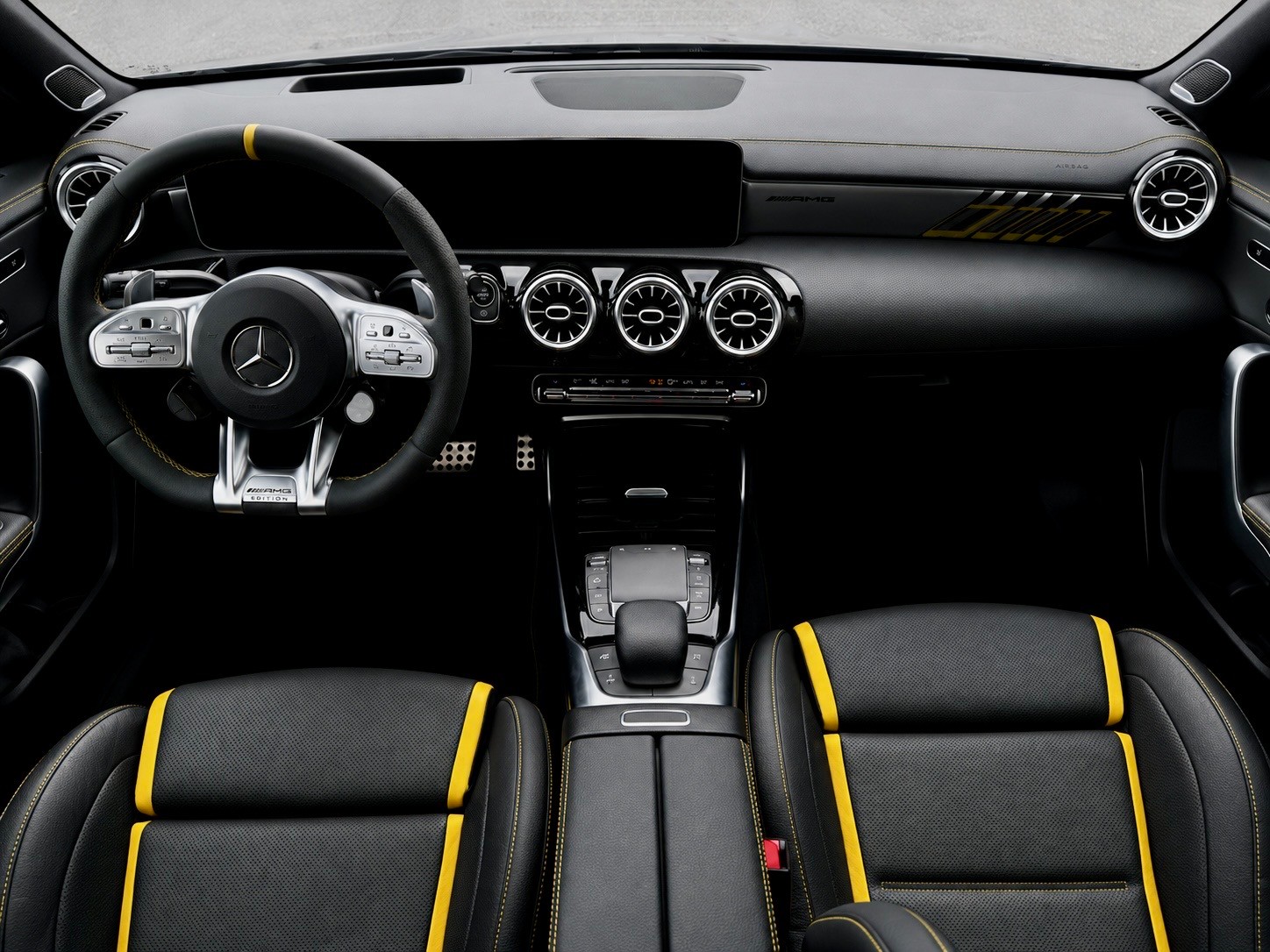 MERCEDES-BENZ A 45 S AMG 4Matic+ Edition 1 Speedshift-image-11
