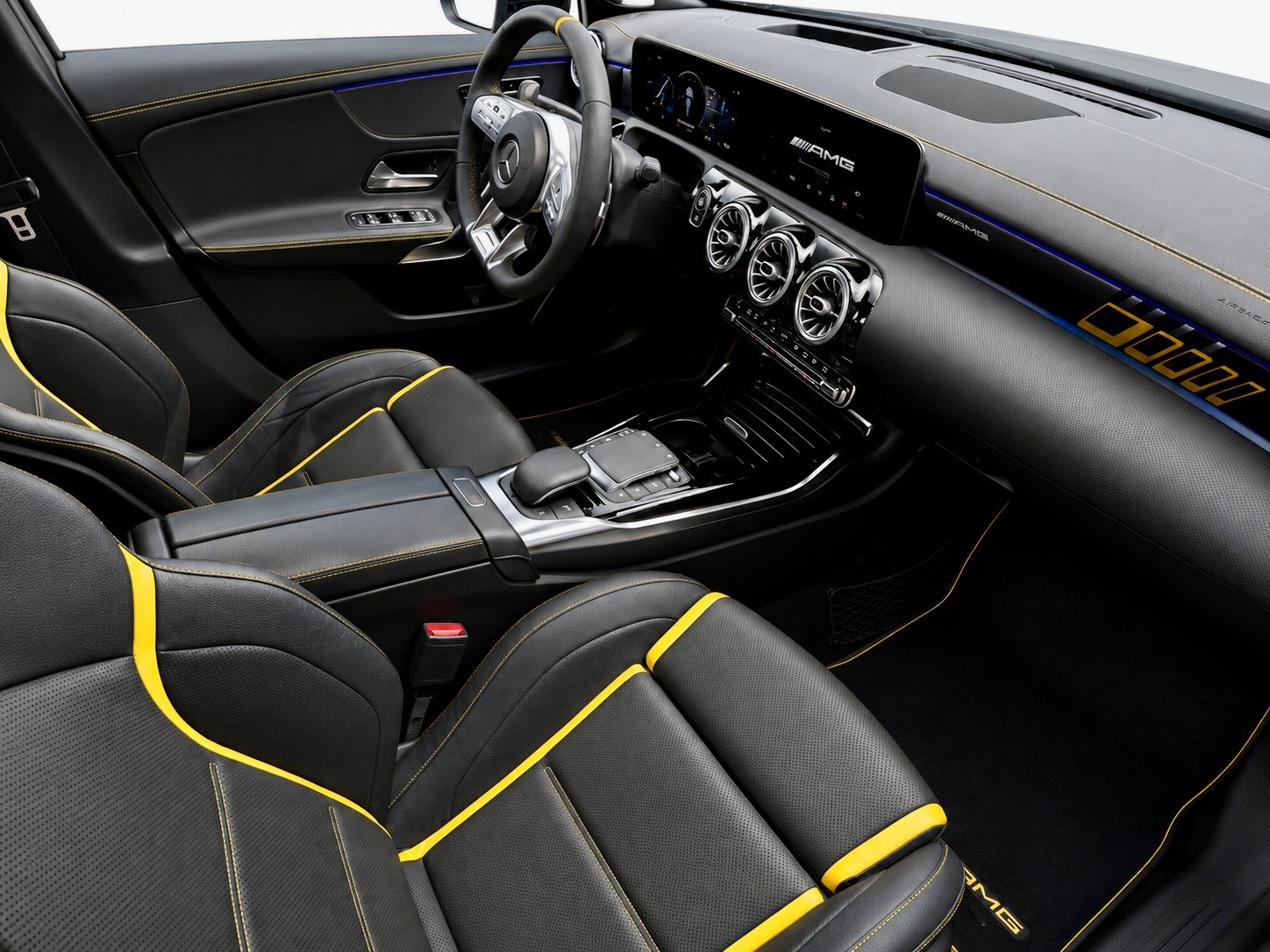 MERCEDES-BENZ A 45 S AMG 4Matic+ Edition 1 Speedshift-image-13