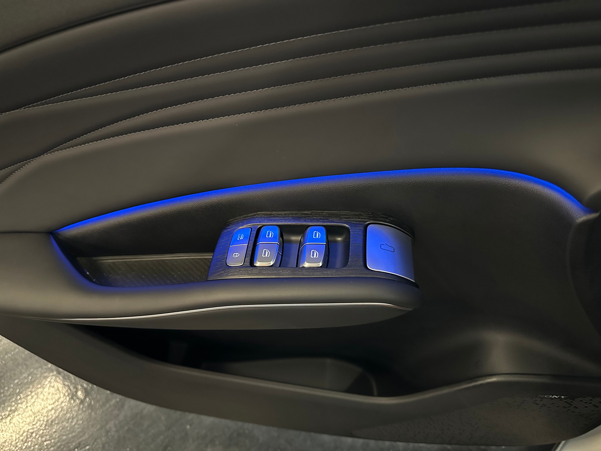 OMODA 7 1.5T SHS PHEV Luxury-image-47