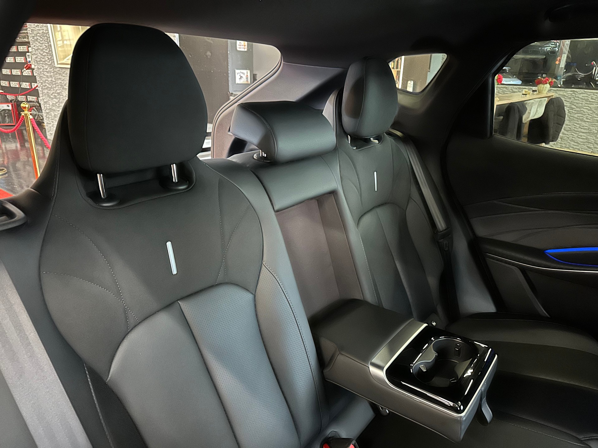 OMODA 7 1.5T SHS PHEV Luxury-image-18