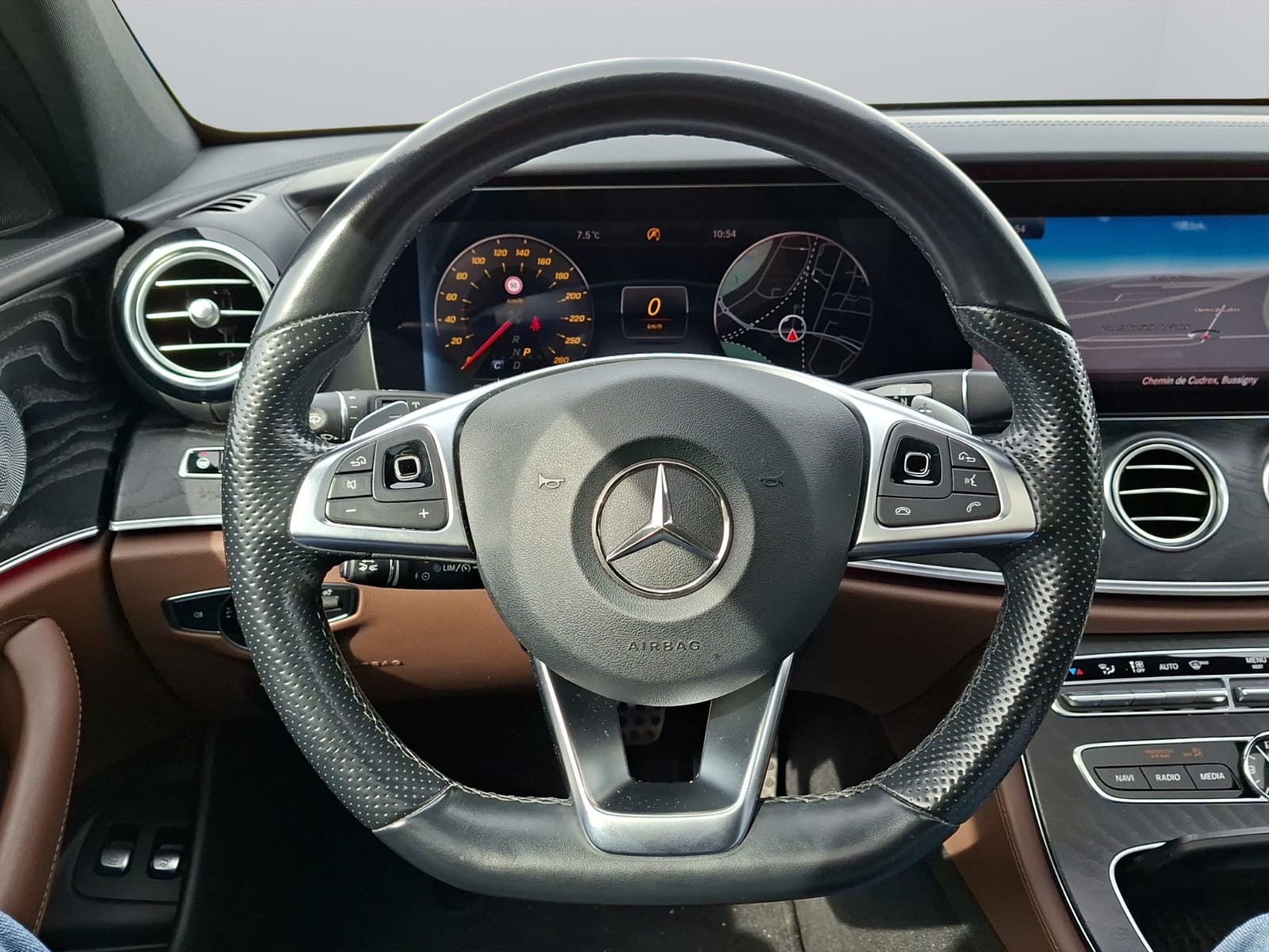 MERCEDES-BENZ E 43 AMG 4 Matic 9G-Tronic-image-14