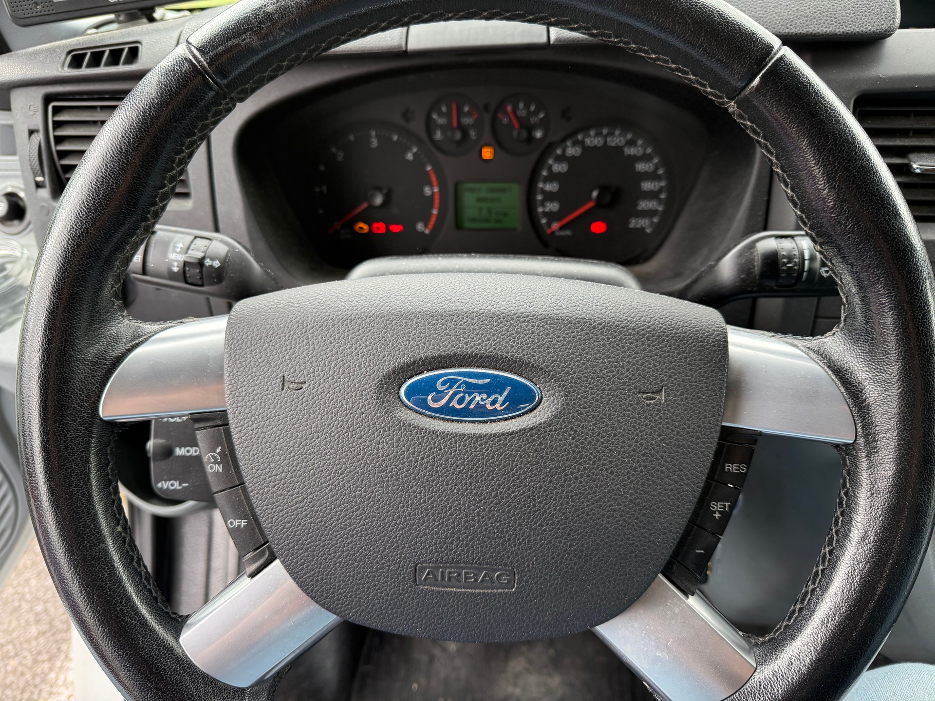 FORD Transit-image-9