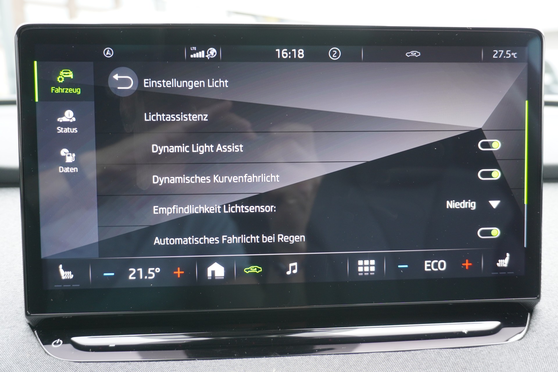 SKODA Enyaq iV 60-image-25
