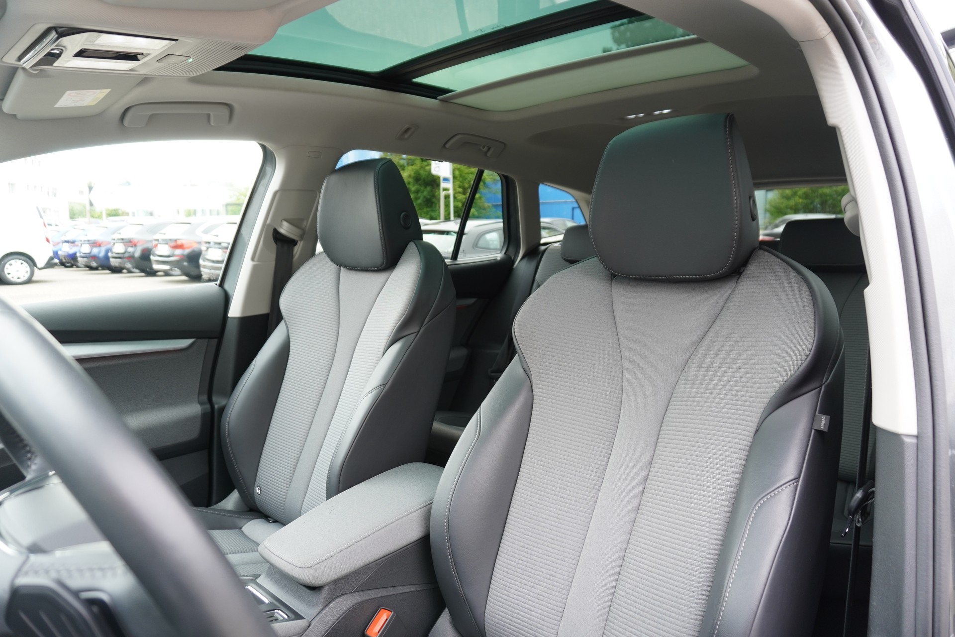 SKODA Enyaq iV 60-image-12