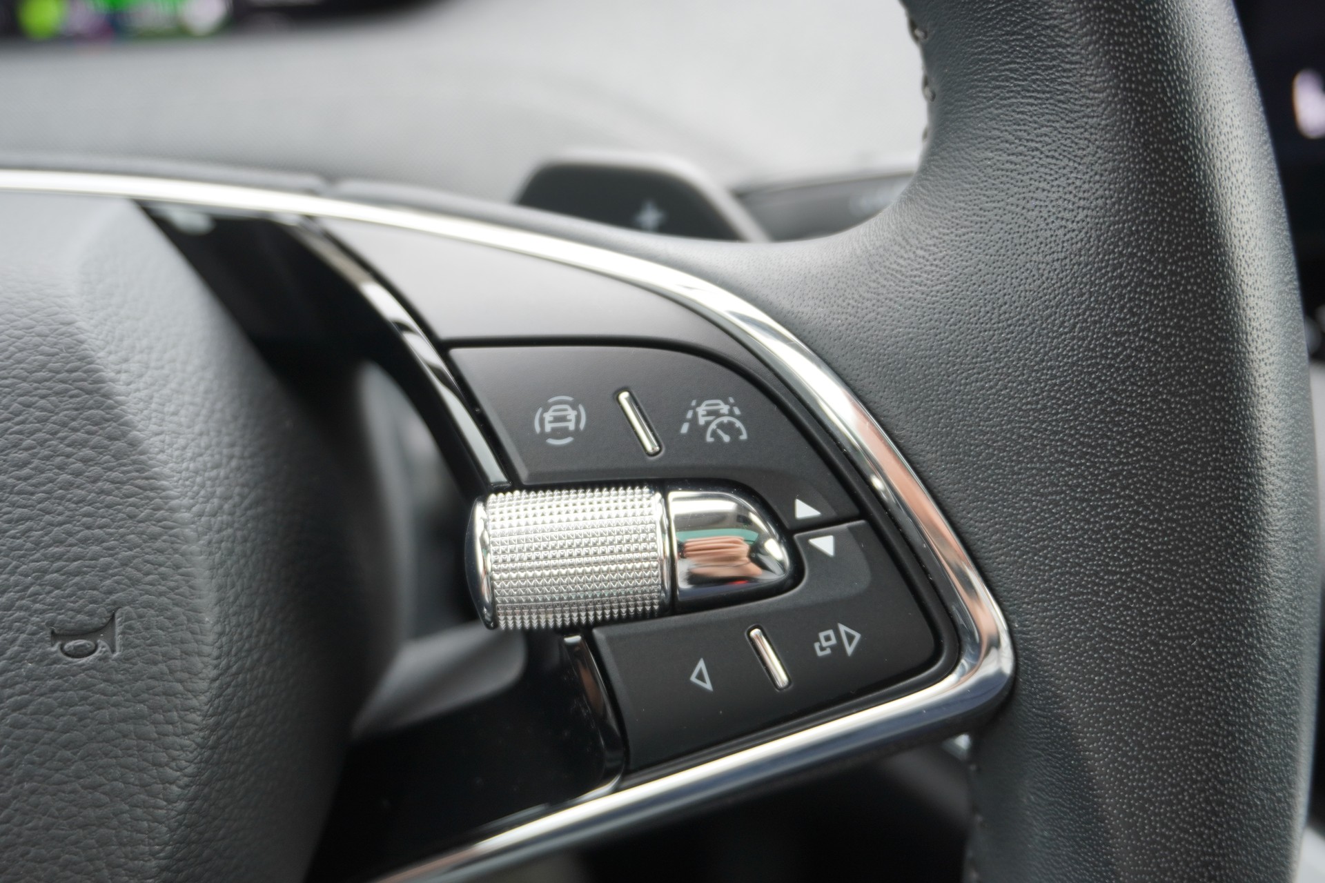 SKODA Enyaq iV 60-image-32