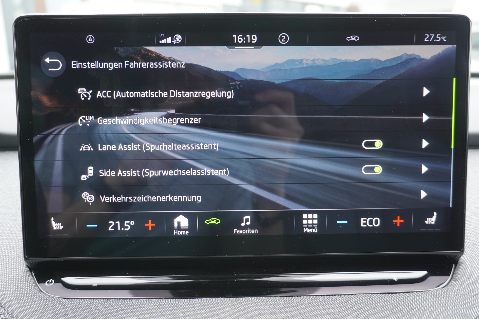 SKODA Enyaq iV 60-image-28