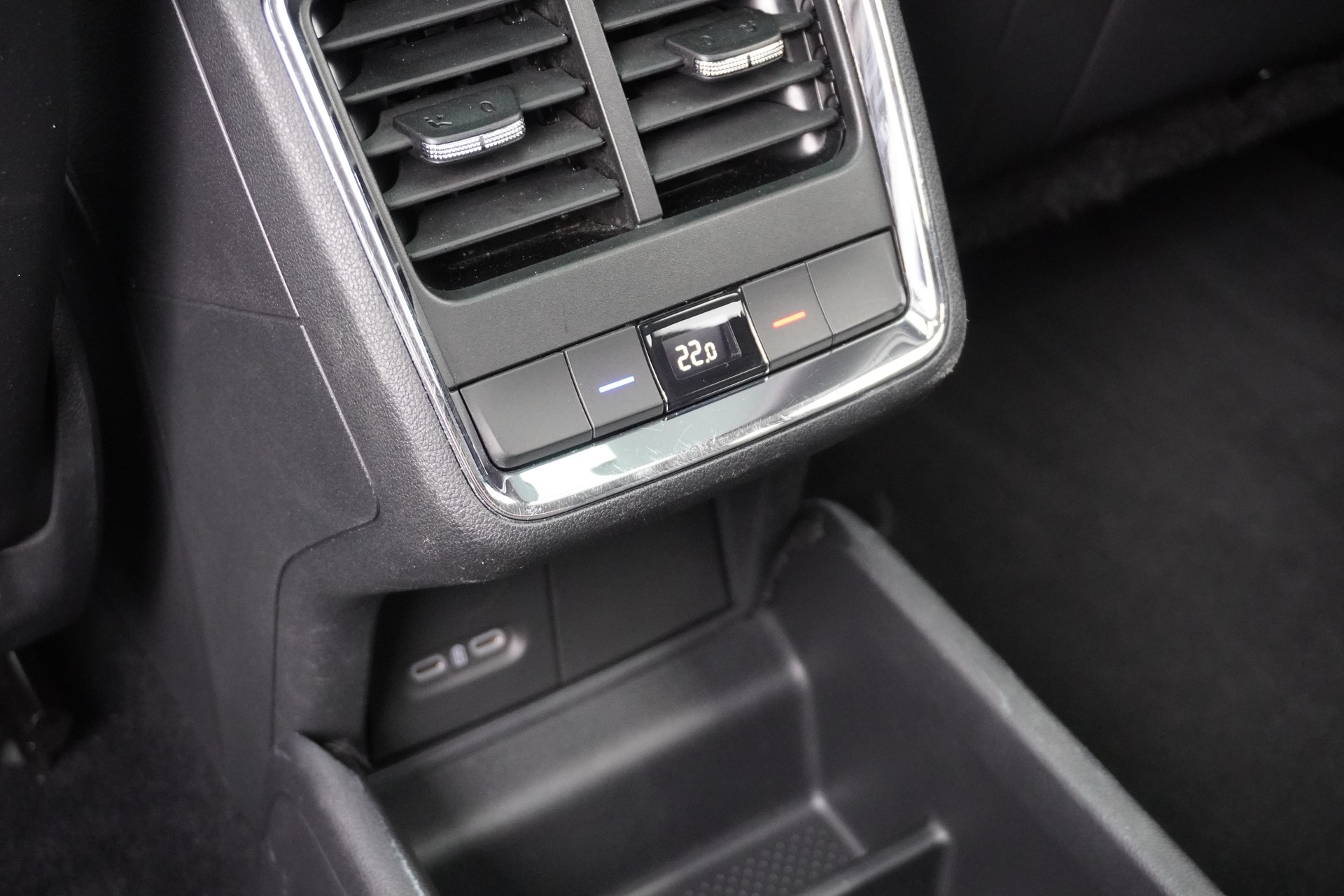 SKODA Enyaq iV 60-image-14