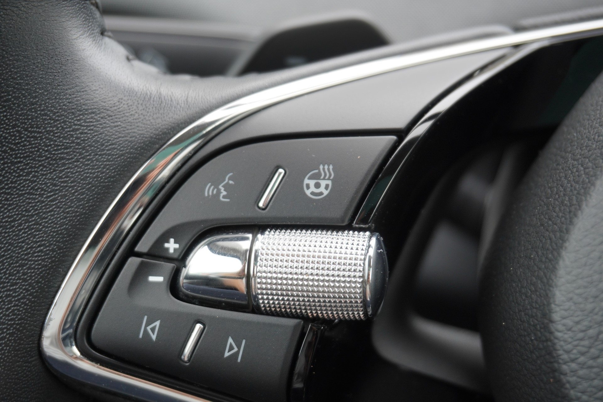 SKODA Enyaq iV 60-image-33