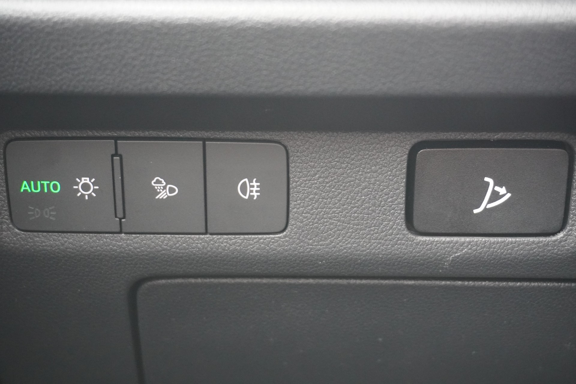 SKODA Enyaq iV 60-image-36
