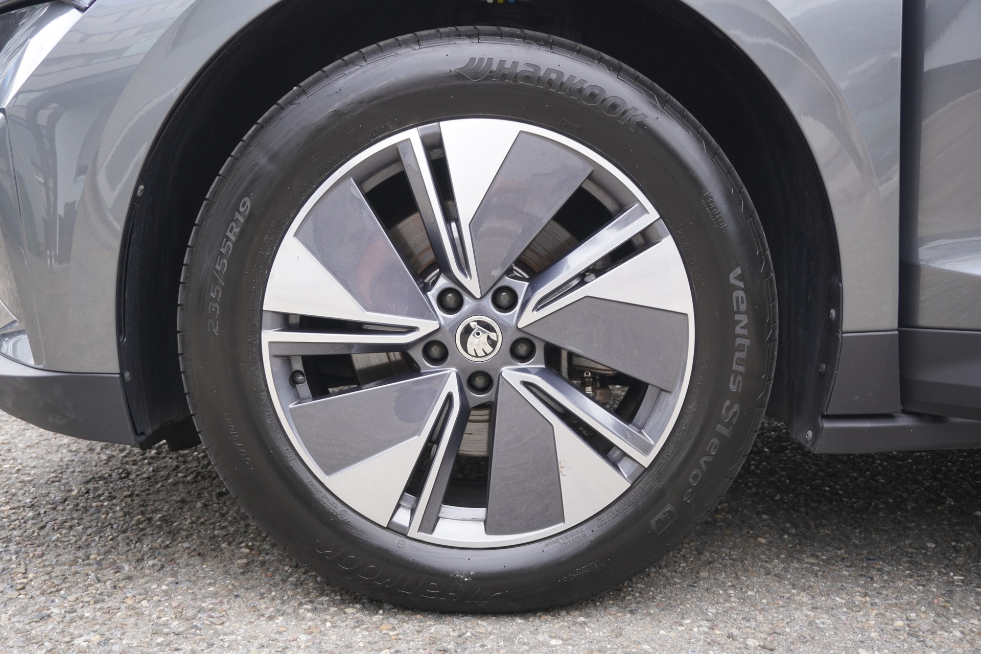 SKODA Enyaq iV 60-image-8