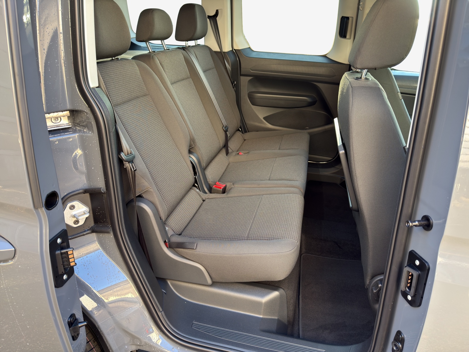 VW Caddy 2.0 TDI Liberty DSG-image-13