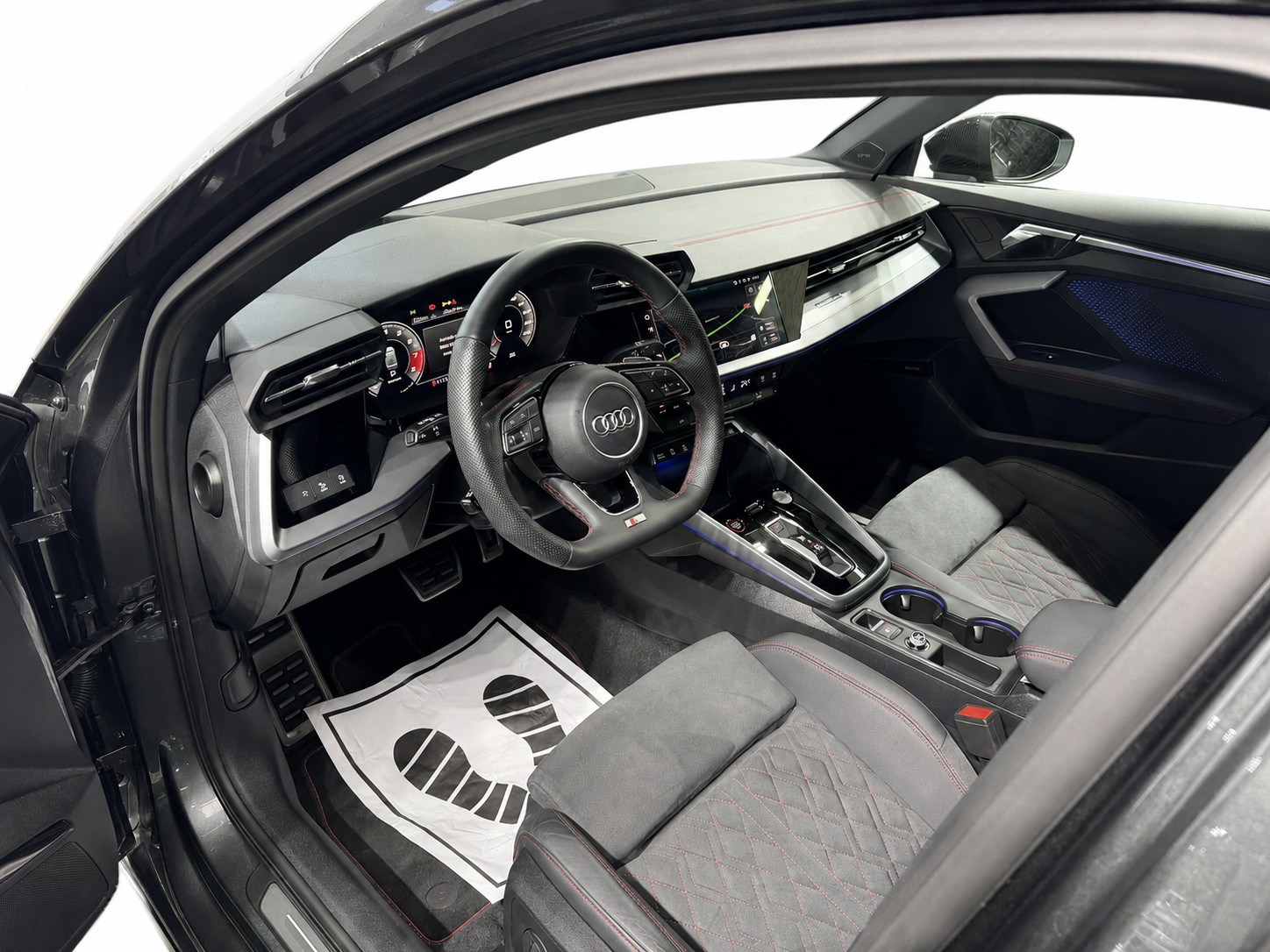 AUDI S3 Limousine TFSI quattro S-tronic * Facelift * AKRAPOVIC * SONOS * Carbon Paket *-image-8