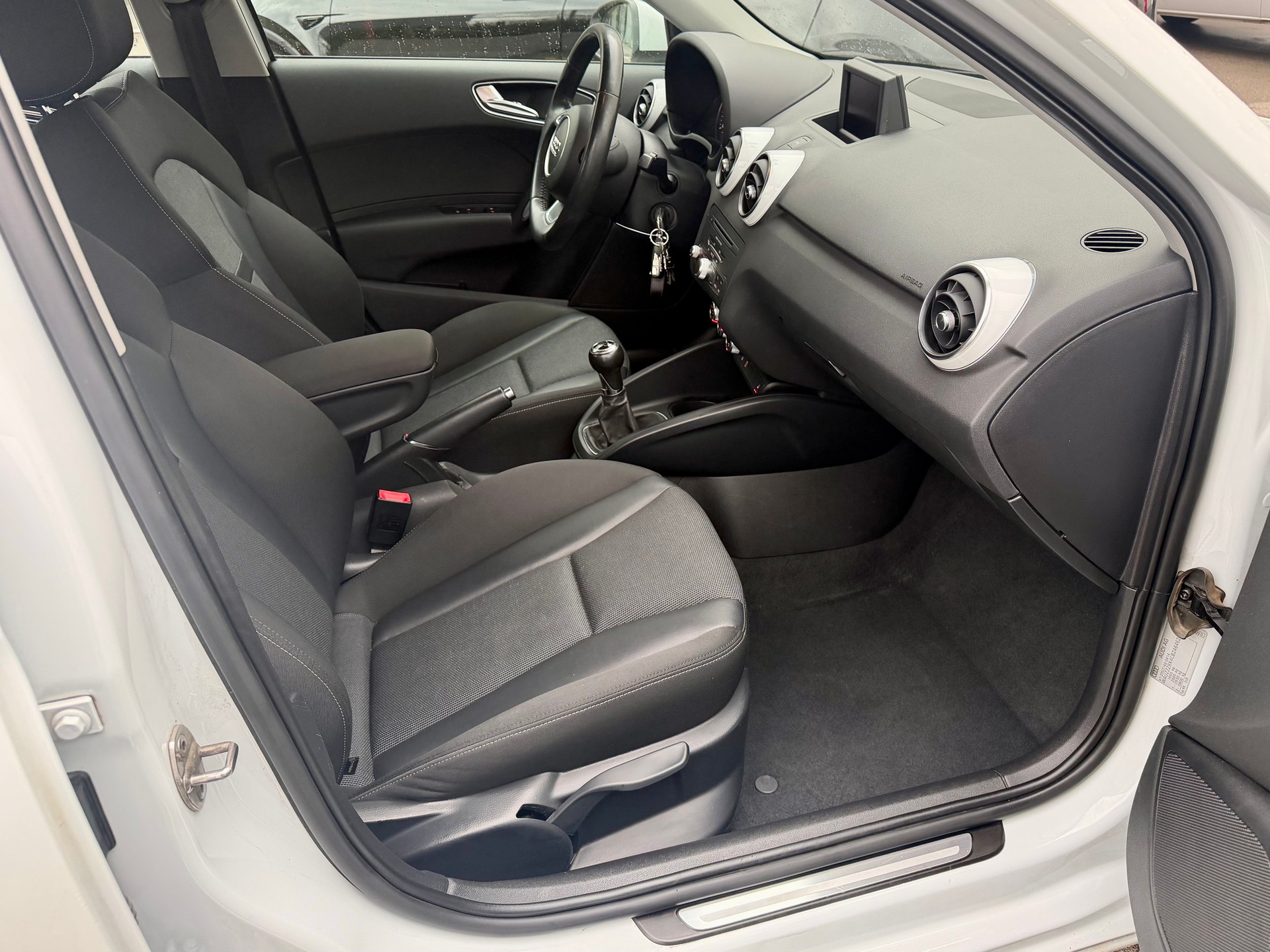 AUDI A1 Sportback 1.6 TDI Ambition - Sitzheizung.- Klimaautomatik --image-13