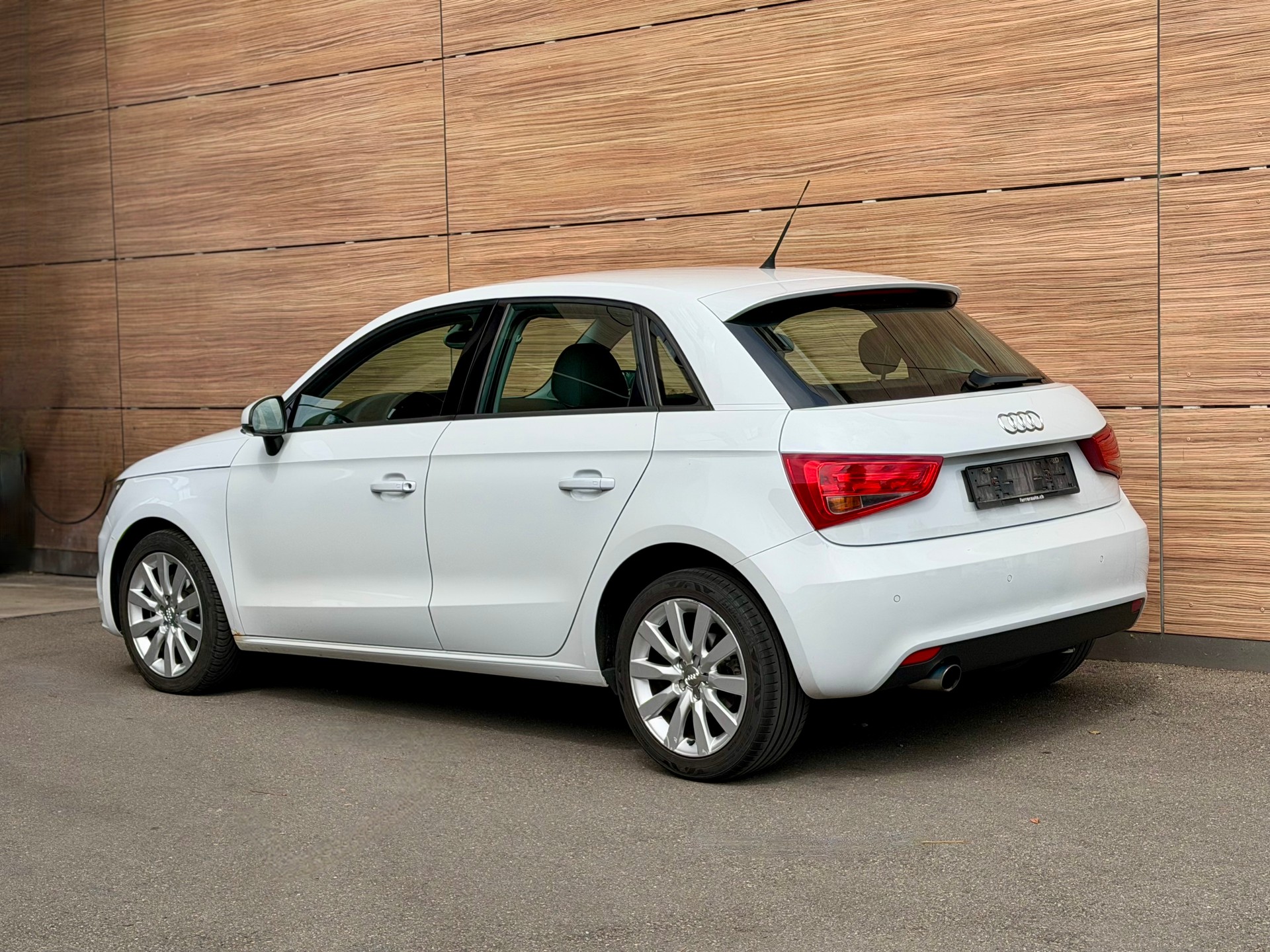 AUDI A1 Sportback 1.6 TDI Ambition - Sitzheizung.- Klimaautomatik --image-4