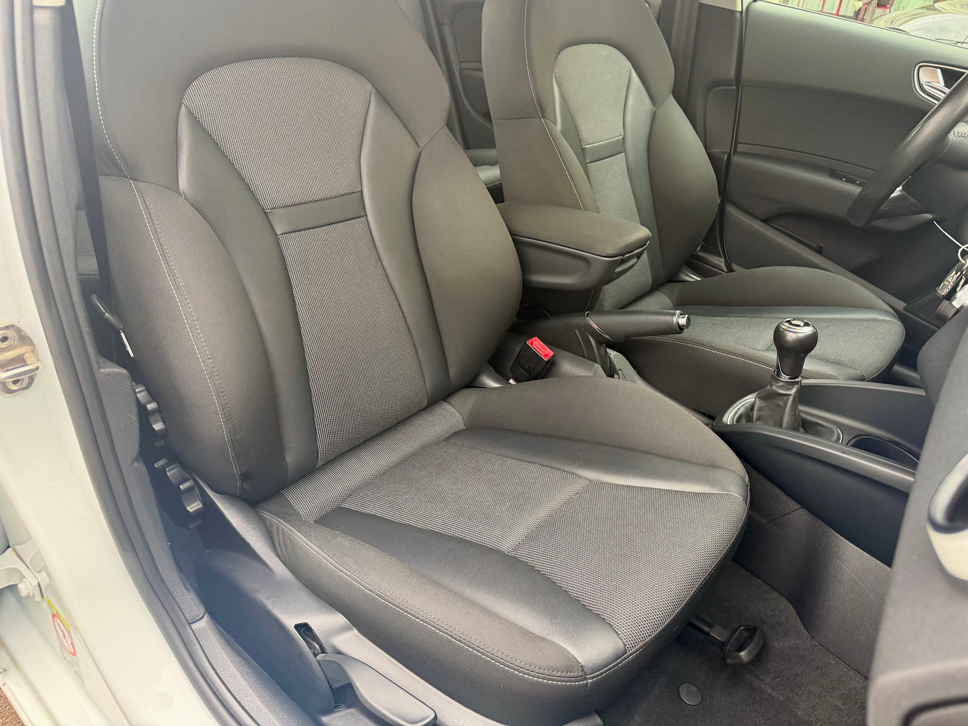 AUDI A1 Sportback 1.6 TDI Ambition - Sitzheizung.- Klimaautomatik --image-10