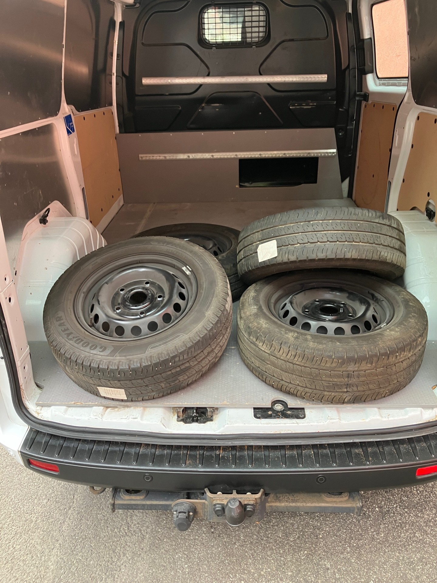 FORD Transit Custom Van 320 L1H1 Trend-image-9
