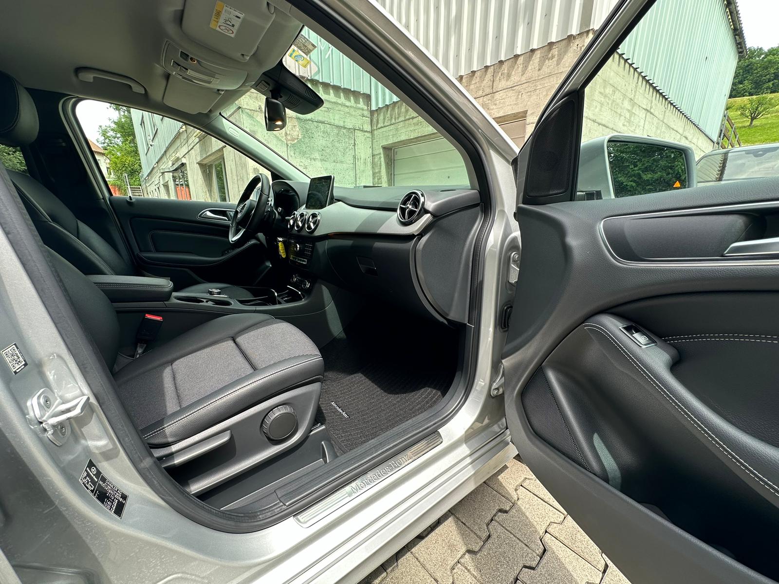 MERCEDES-BENZ B Electric Drive Urban-image-18