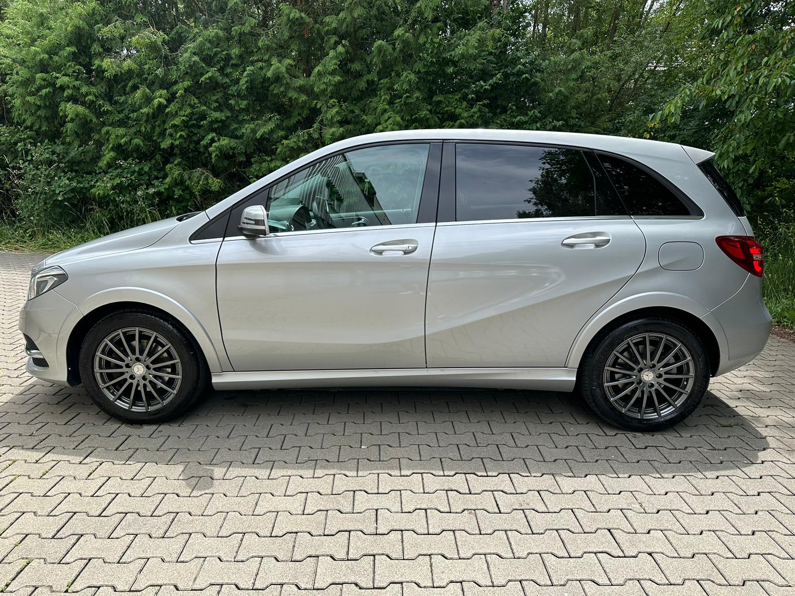 MERCEDES-BENZ B Electric Drive Urban-image-2