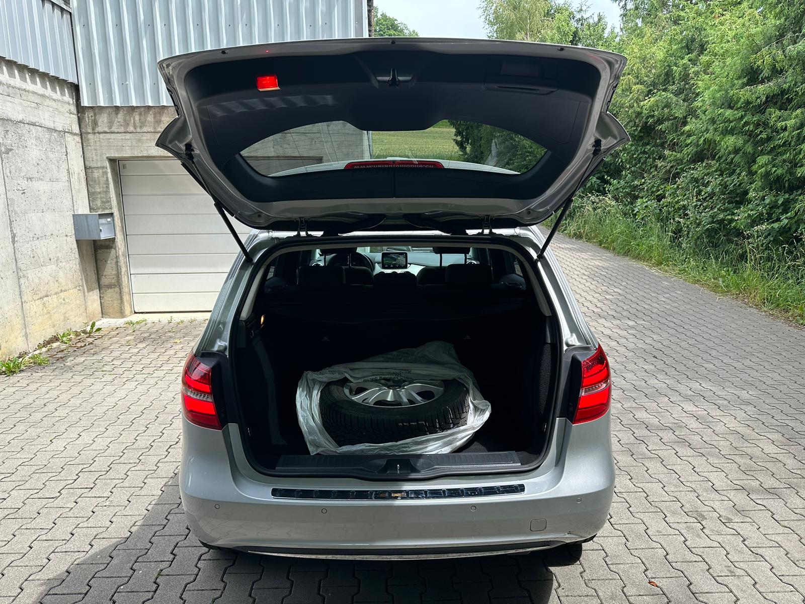 MERCEDES-BENZ B Electric Drive Urban-image-15