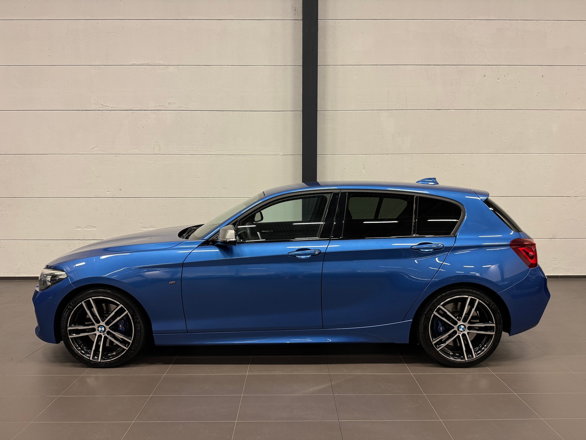 BMW M140i xDrive Steptronic-image-9