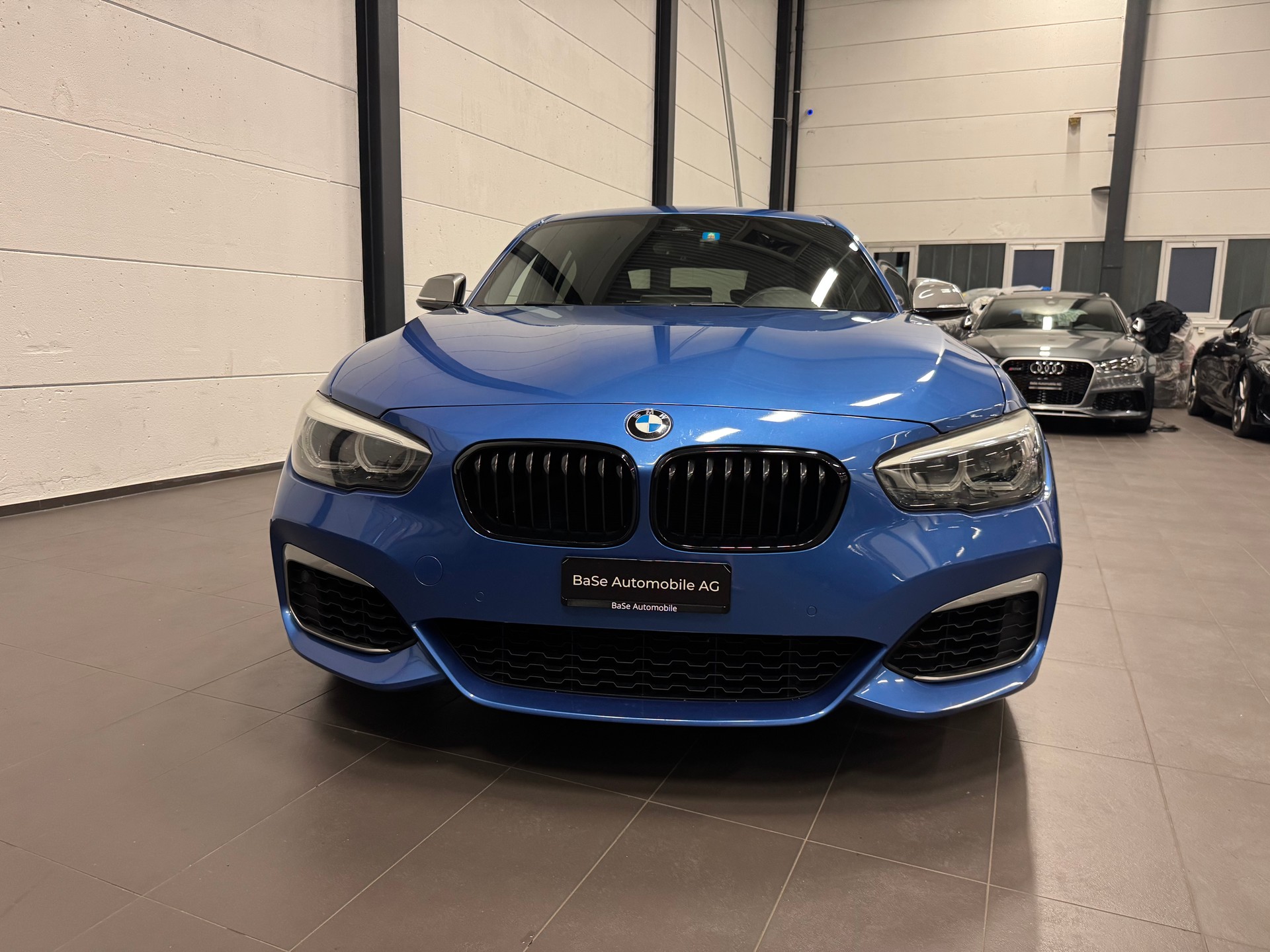 BMW M140i xDrive Steptronic-image-6
