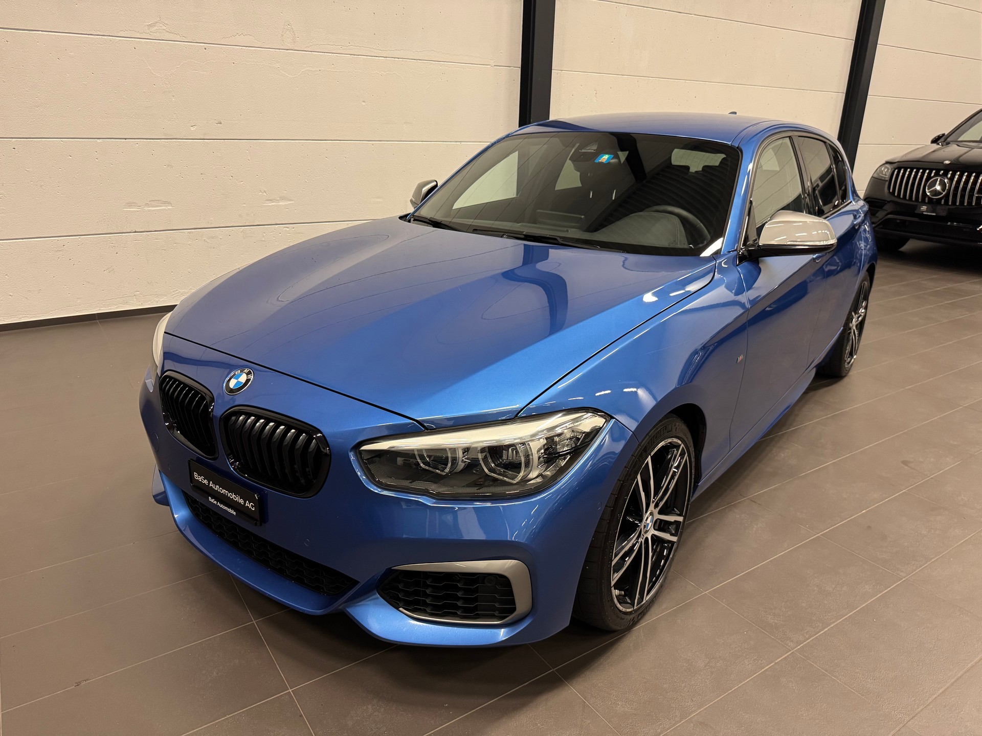 BMW M140i xDrive Steptronic-image-0