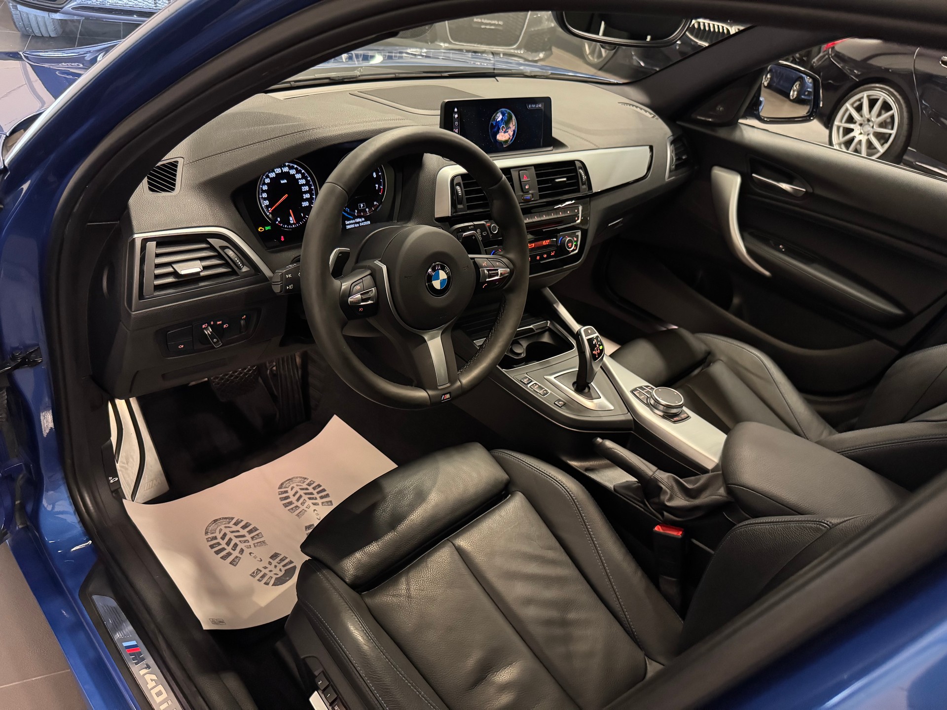 BMW M140i xDrive Steptronic-image-16