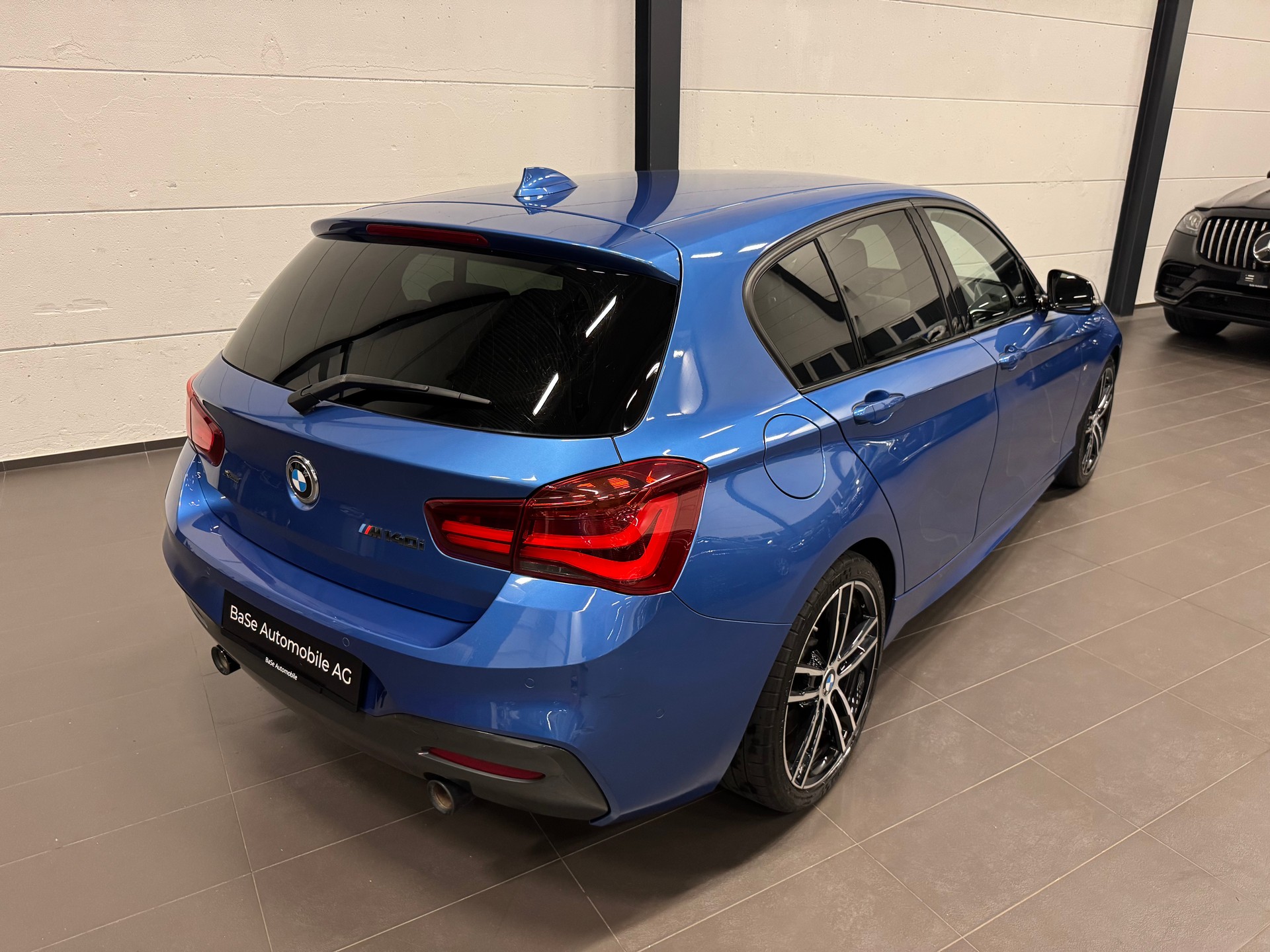 BMW M140i xDrive Steptronic-image-12