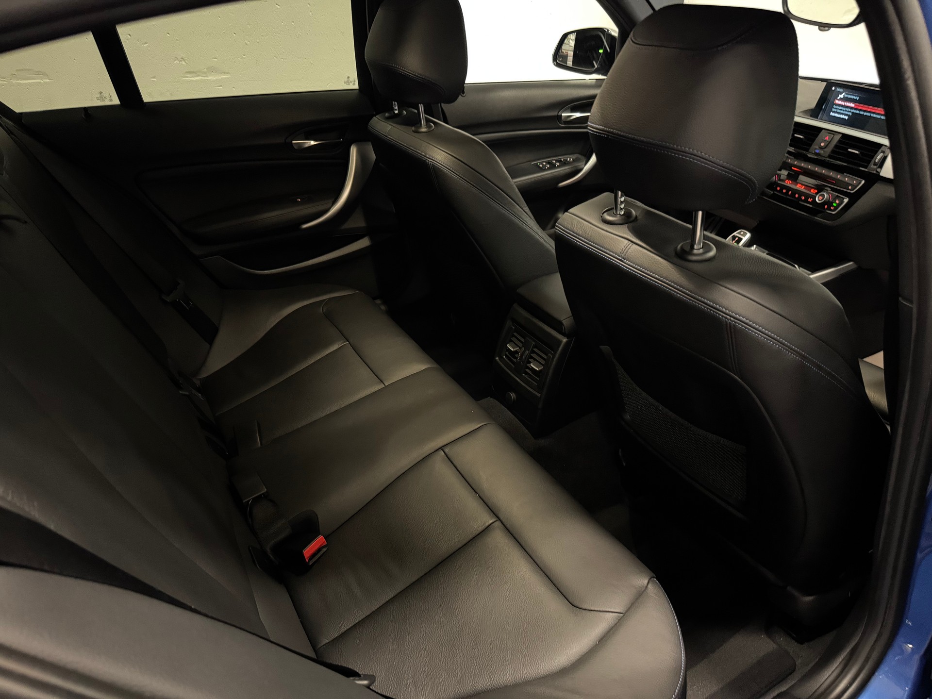 BMW M140i xDrive Steptronic-image-21