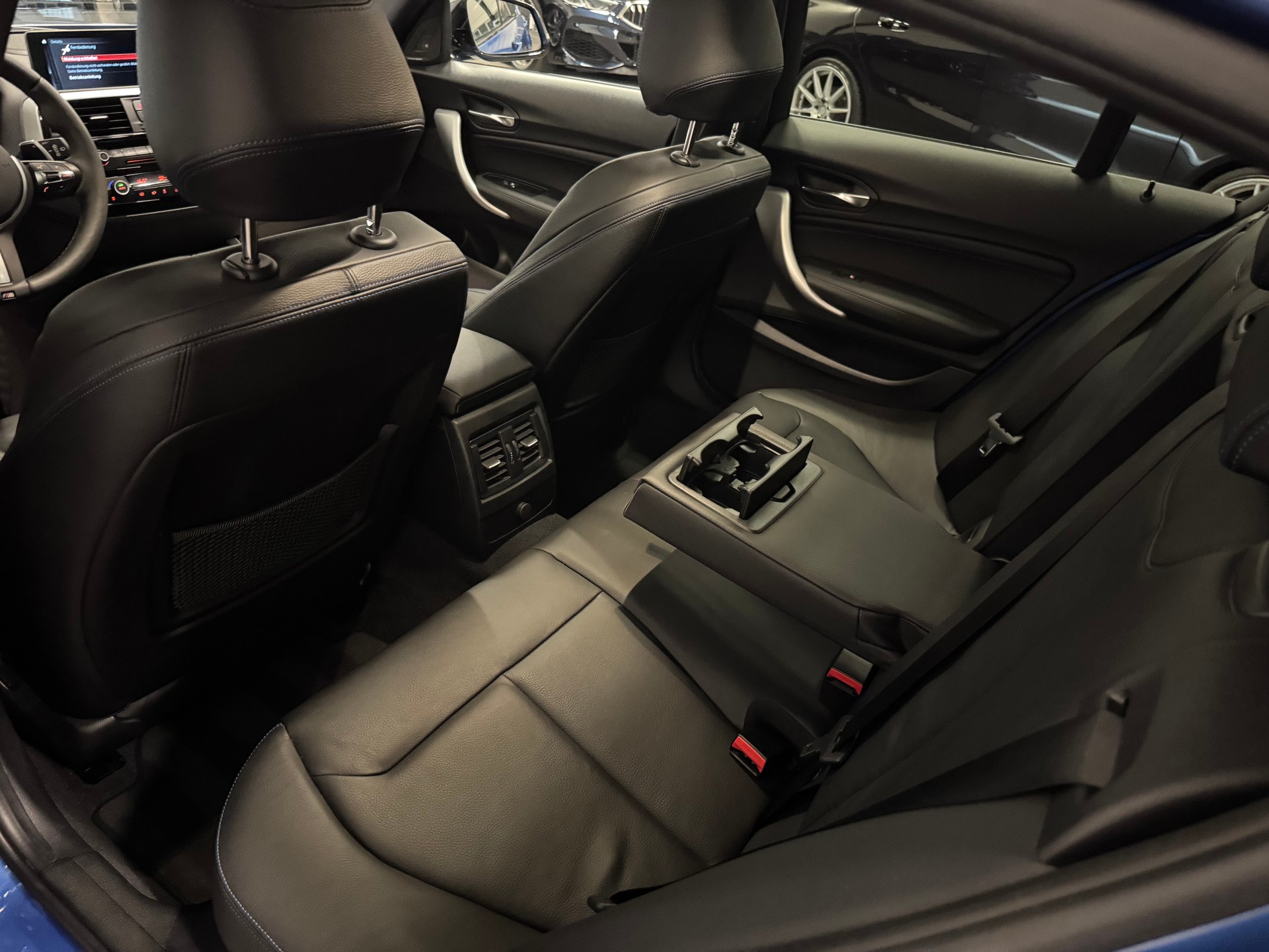 BMW M140i xDrive Steptronic-image-22