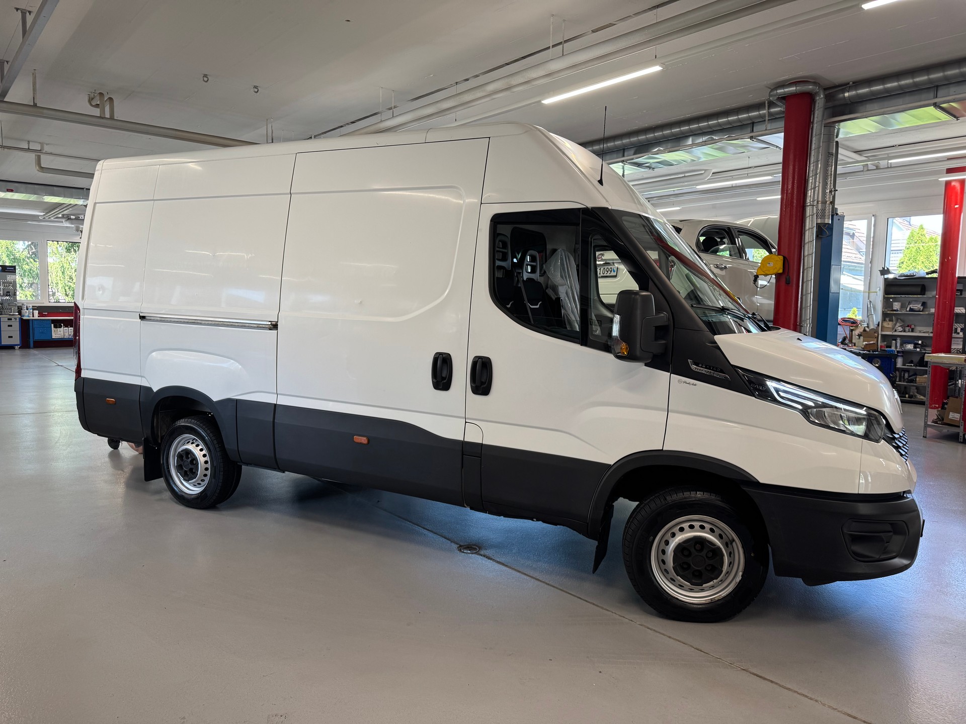 IVECO 35 S 14 A8 V-image-1