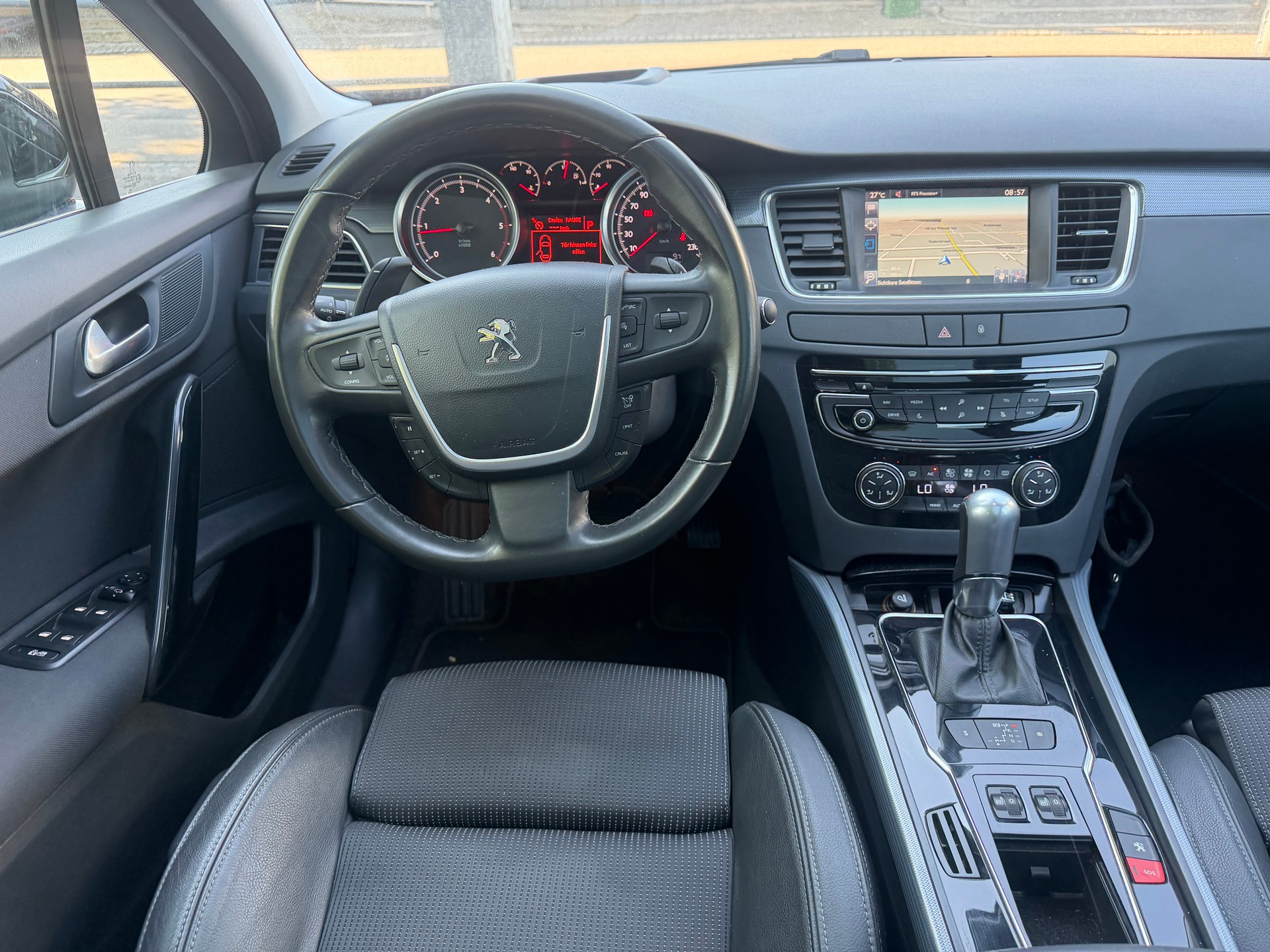 PEUGEOT 508 SW 2.0 BlueHDi Allure Automatic * Teil-Leder * Gr. Navi * Klima-auto * PDC V&H * RF-Kamera * Panoramadach * Frisch Ab MFK-image-3