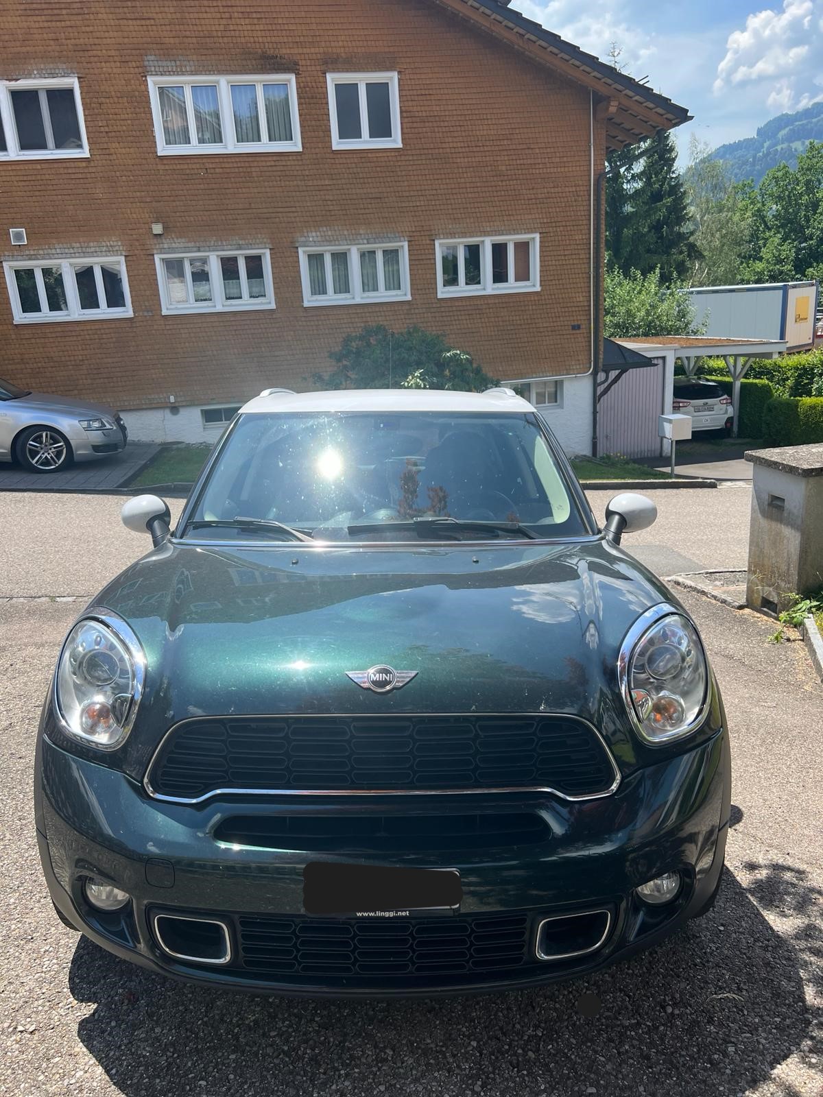 MINI 1.6i Cooper S ALL4-image-3