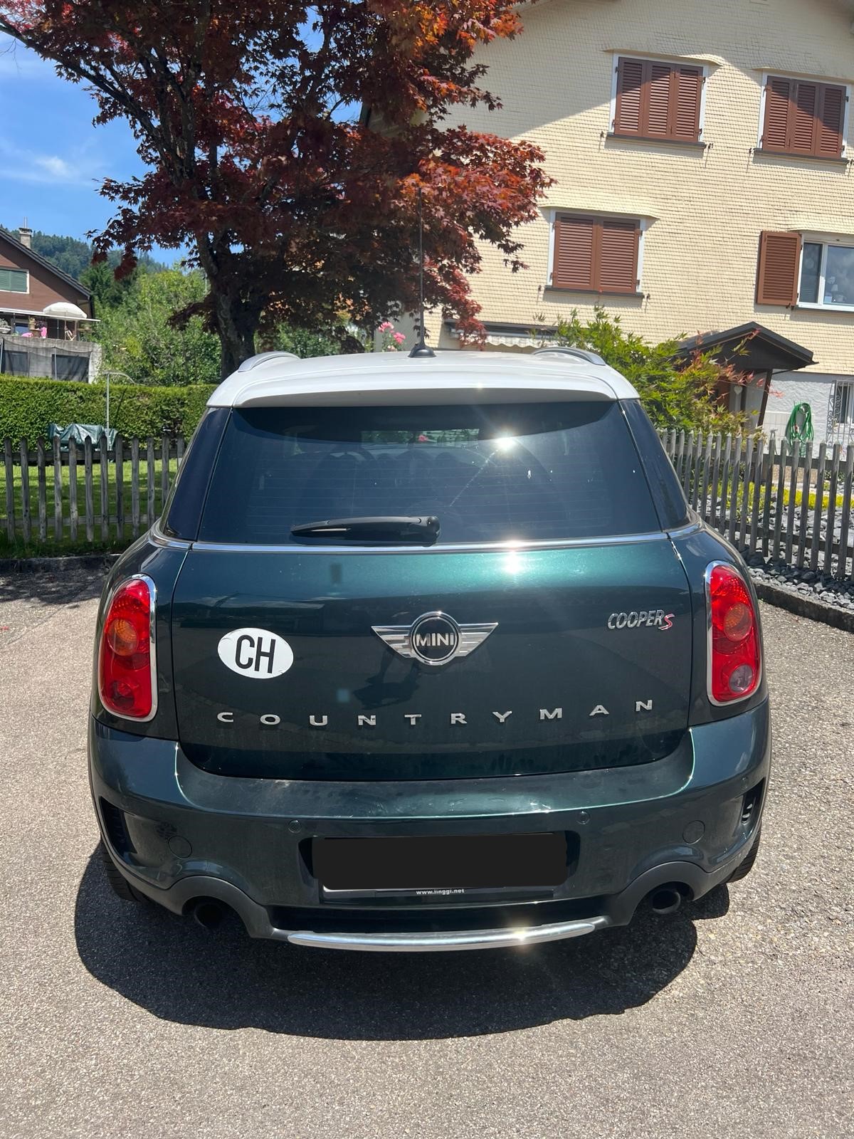 MINI 1.6i Cooper S ALL4-image-1
